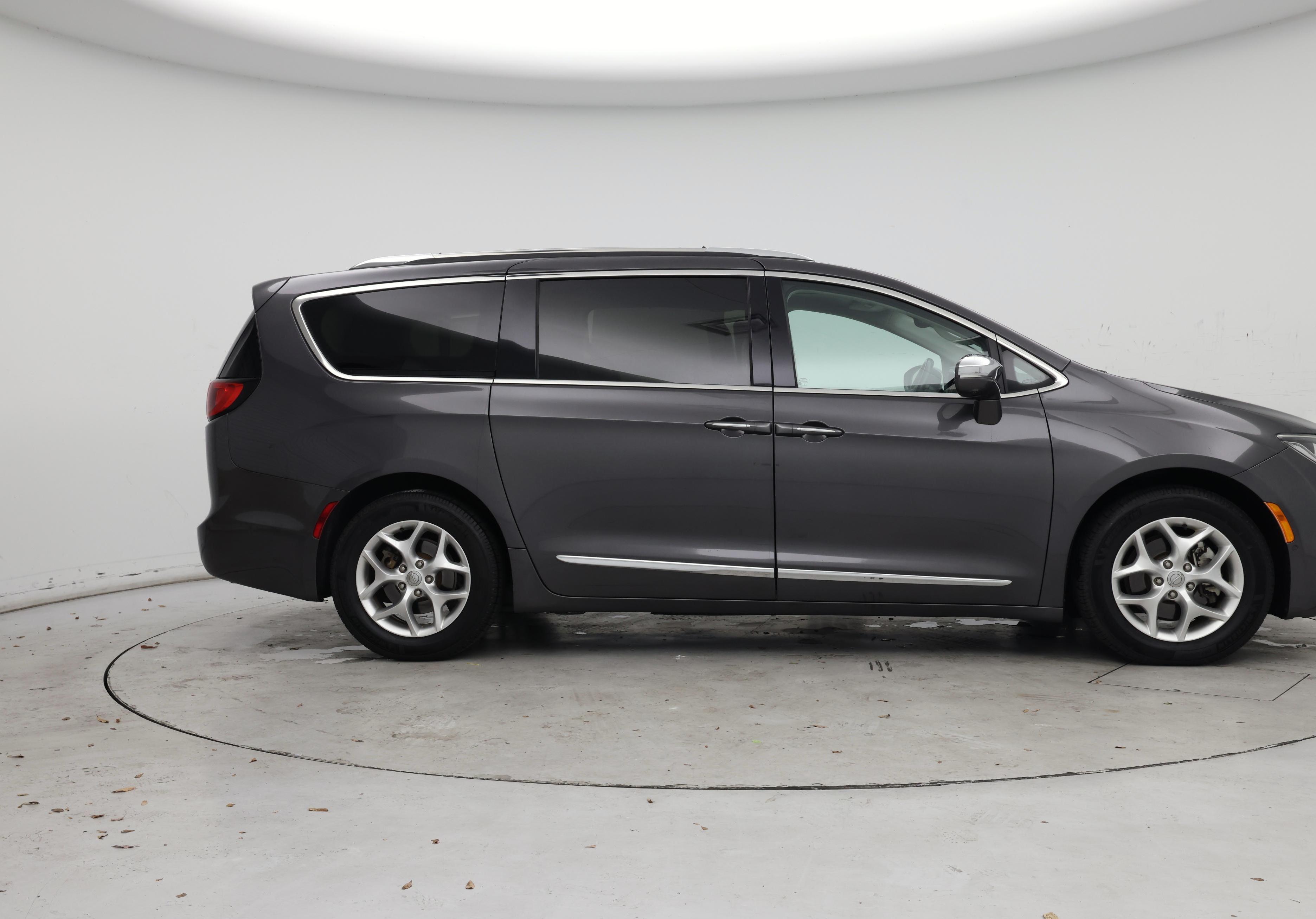 Thumbnail: 2020 Chrysler Pacifica - 7