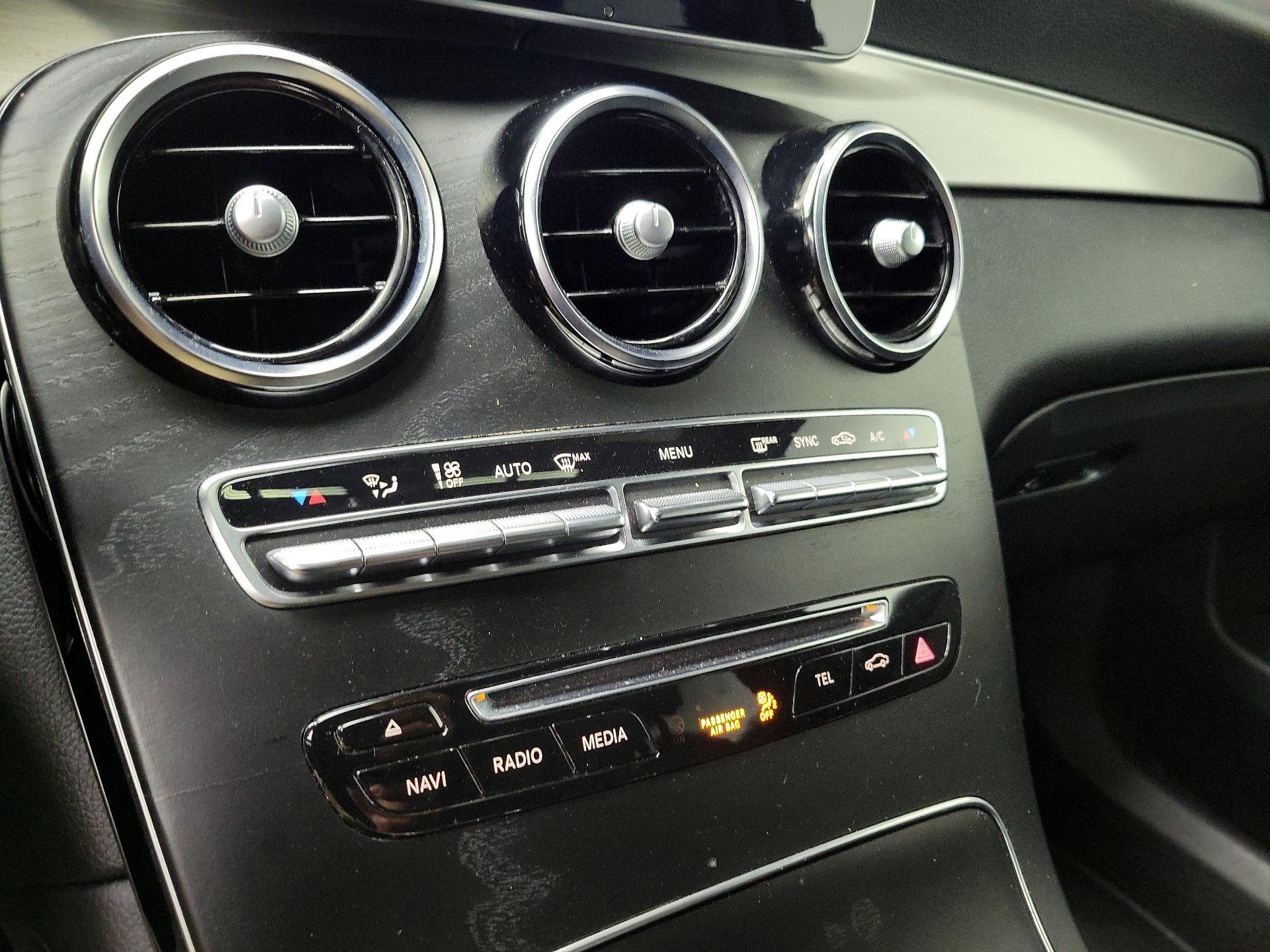 Thumbnail: 2019 Mercedes-Benz GLC - 16