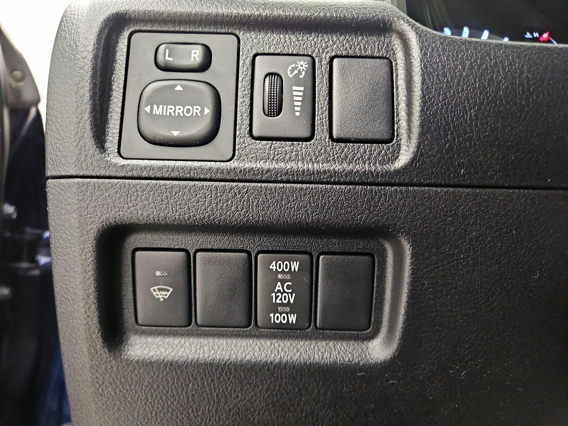 Thumbnail: 2018 Toyota 4Runner - 13