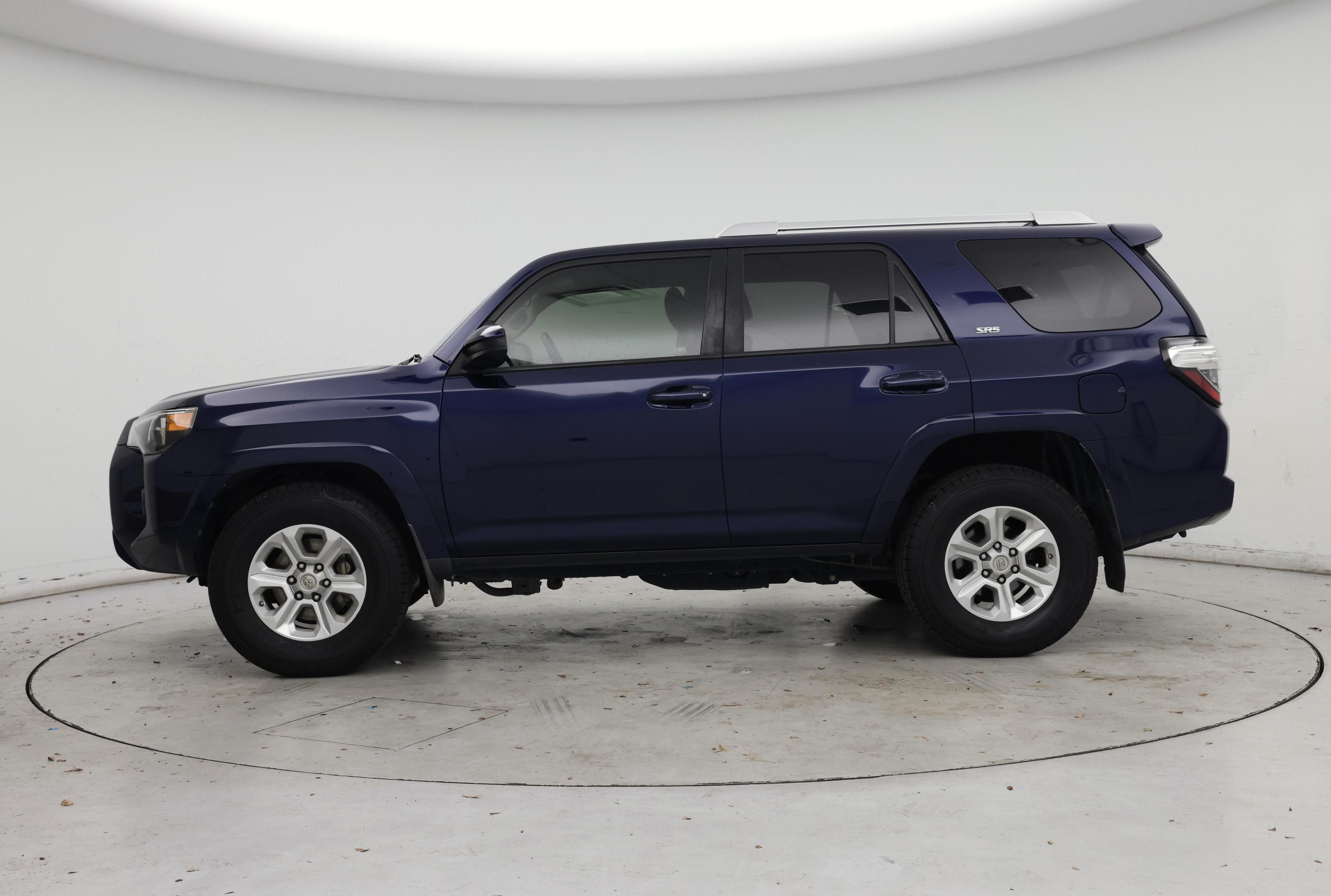 Thumbnail: 2018 Toyota 4Runner - 3