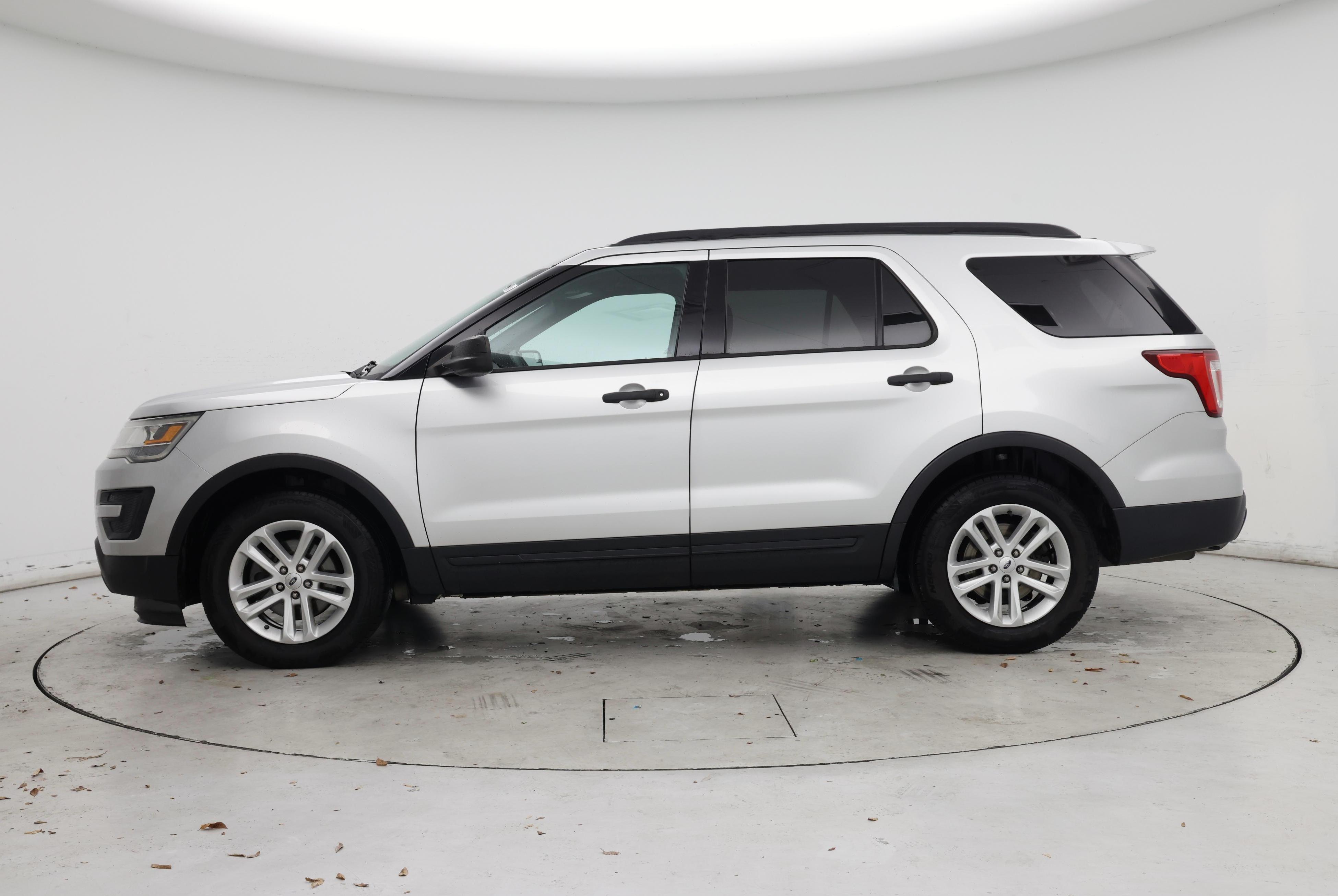 Thumbnail: 2017 Ford Explorer - 3