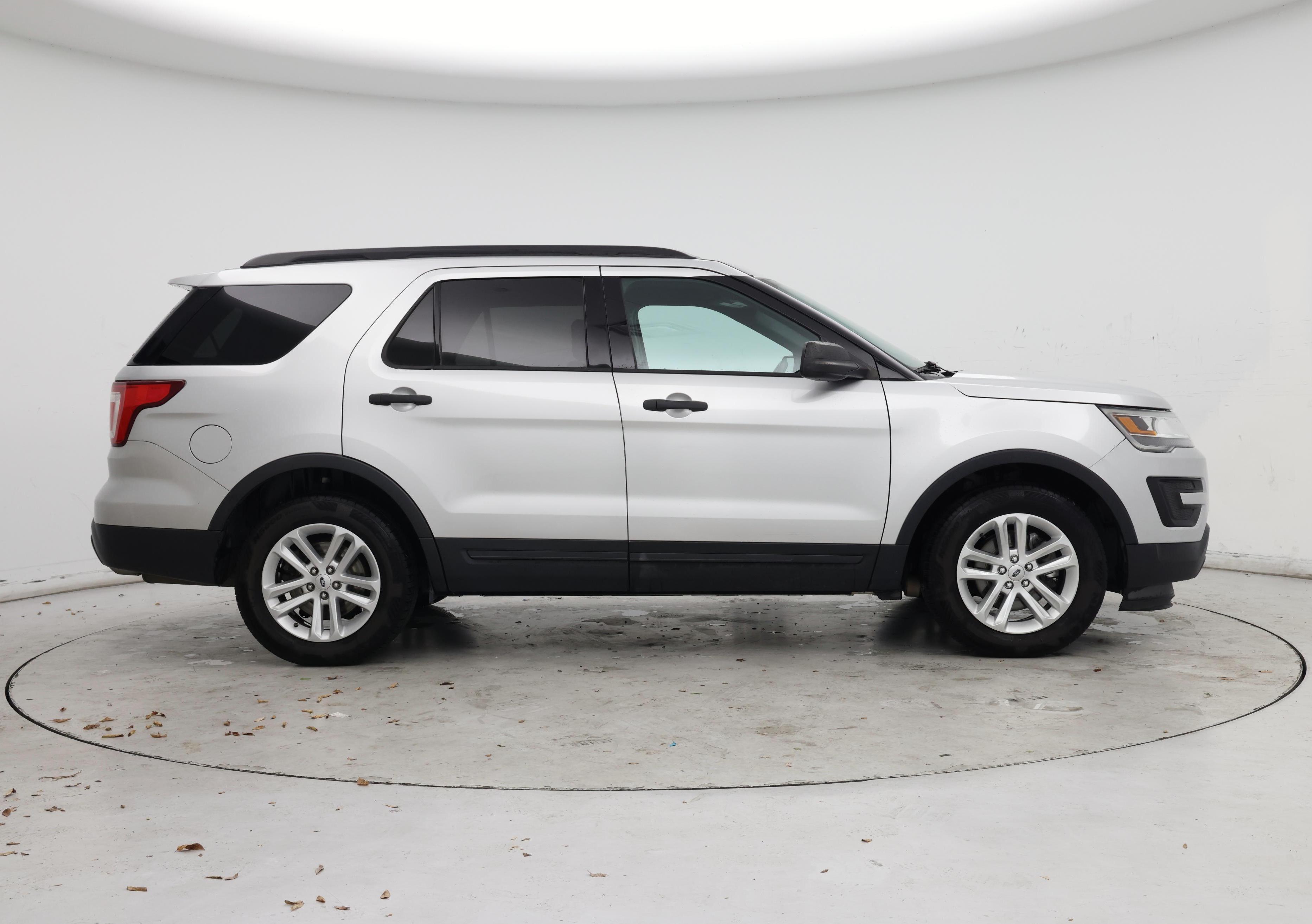 Thumbnail: 2017 Ford Explorer - 7
