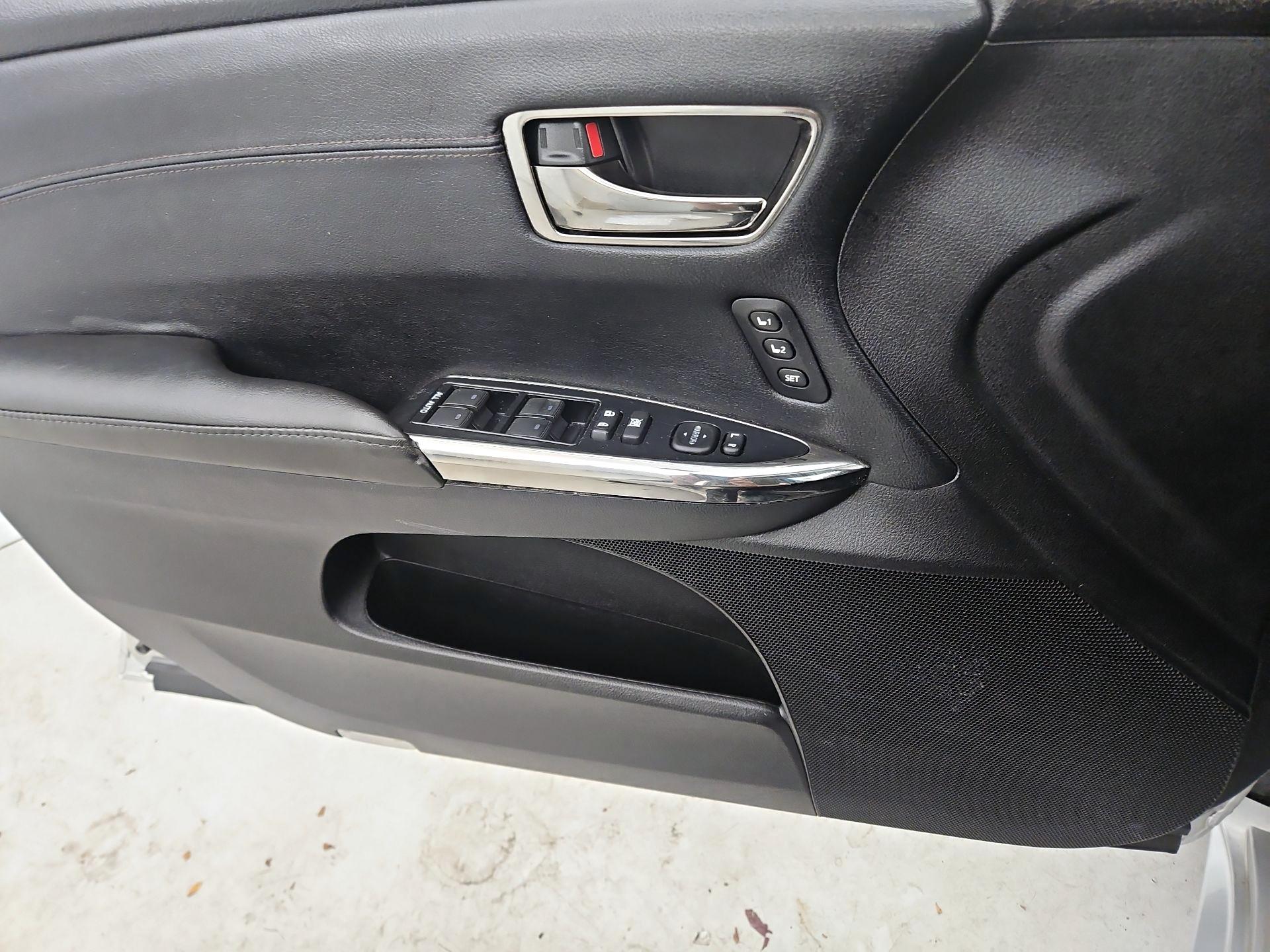 Thumbnail: 2014 Toyota Avalon - 12