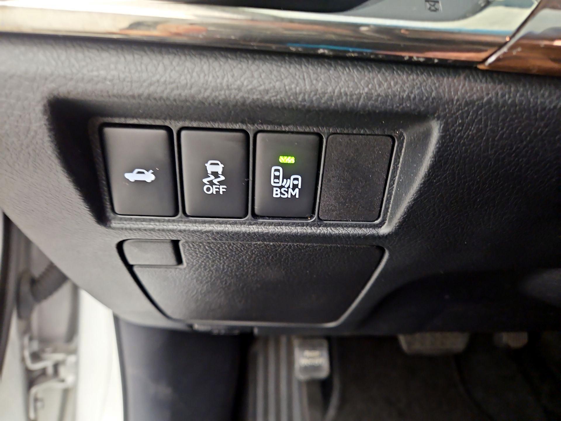 Thumbnail: 2014 Toyota Avalon - 13