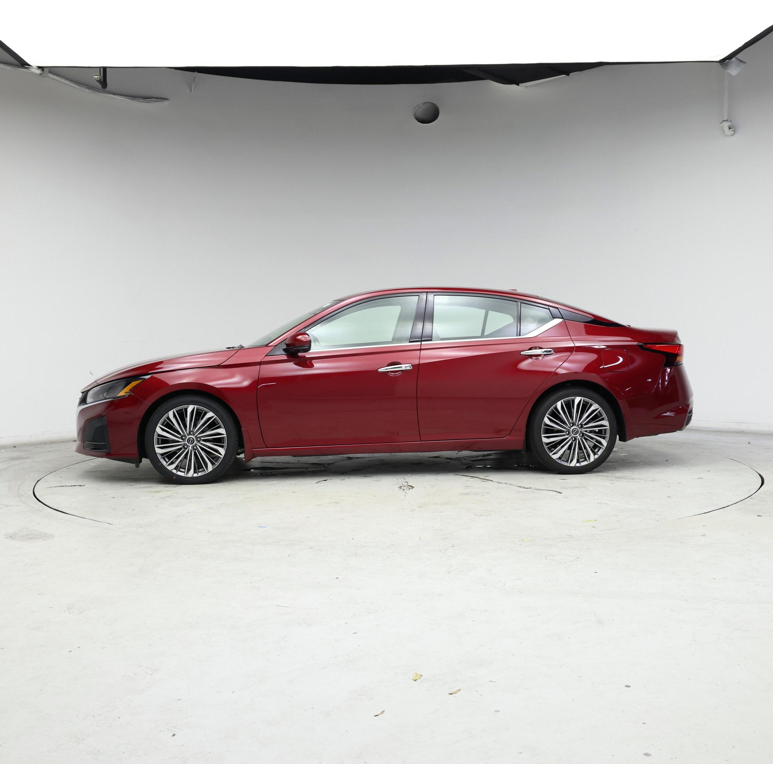 Thumbnail: 2023 Nissan Altima - 3