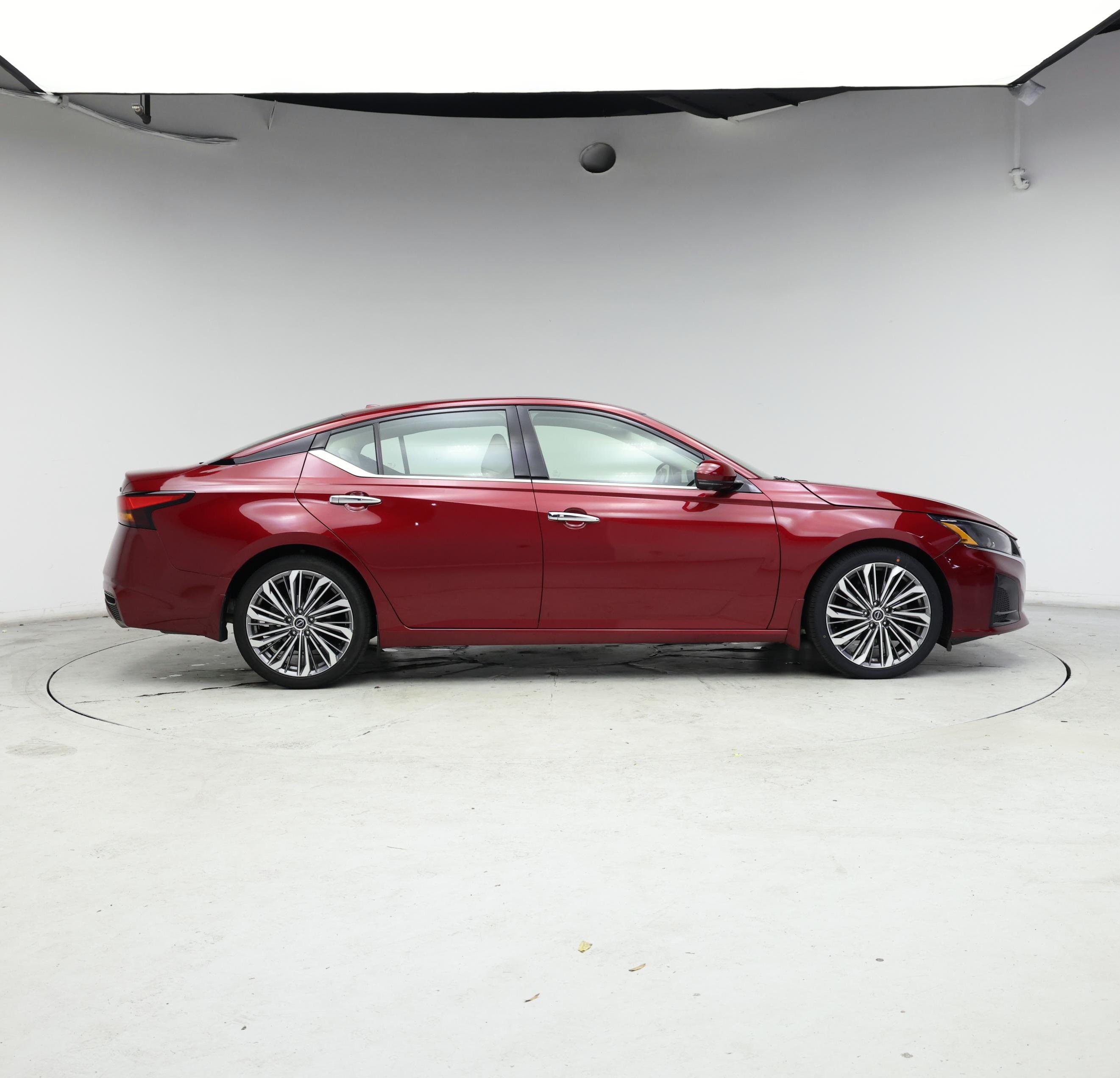 Thumbnail: 2023 Nissan Altima - 7