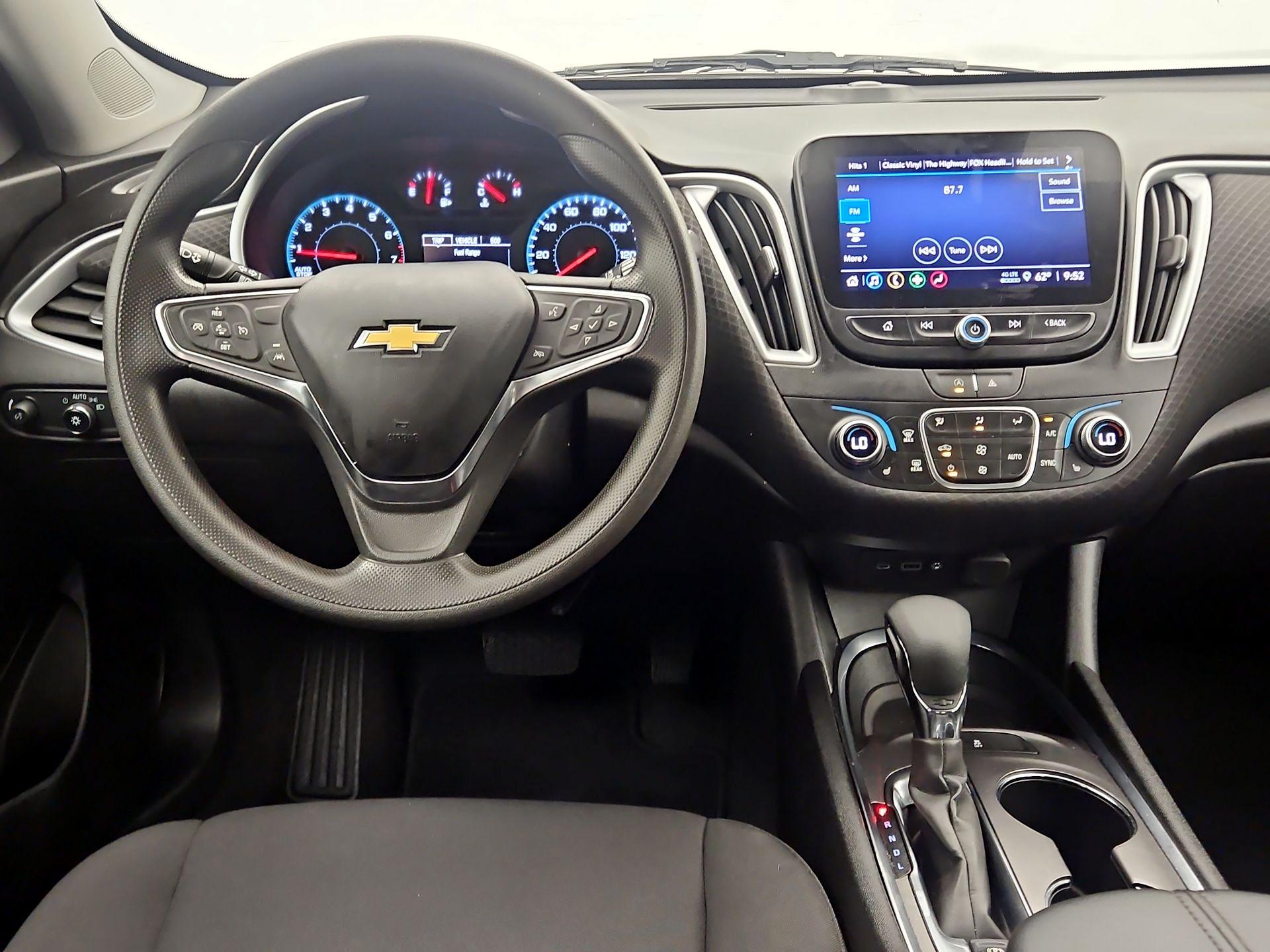 Thumbnail: 2023 Chevrolet Malibu - 10