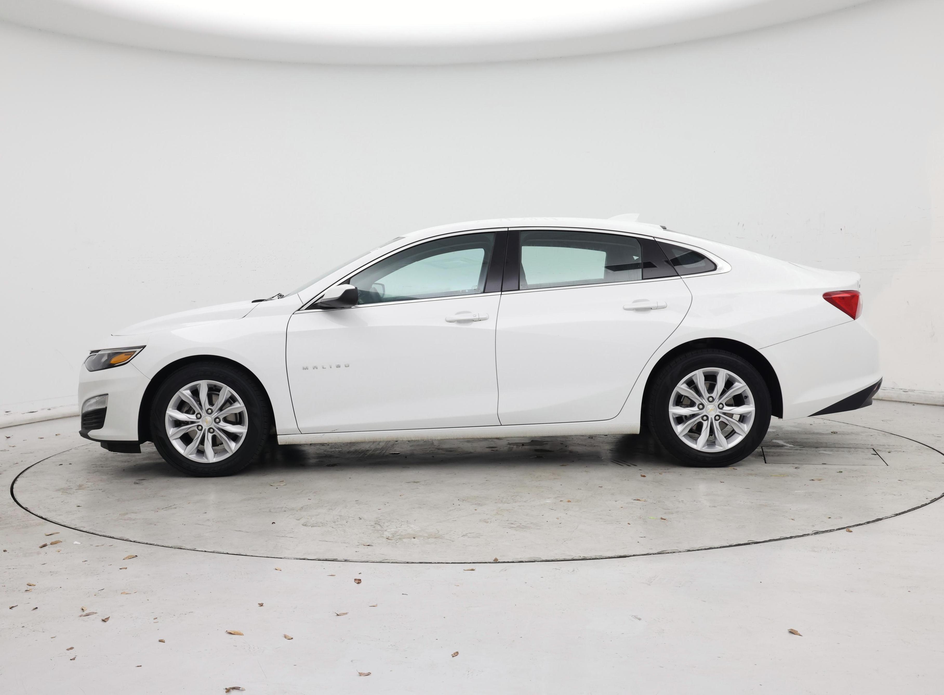 Thumbnail: 2023 Chevrolet Malibu - 3