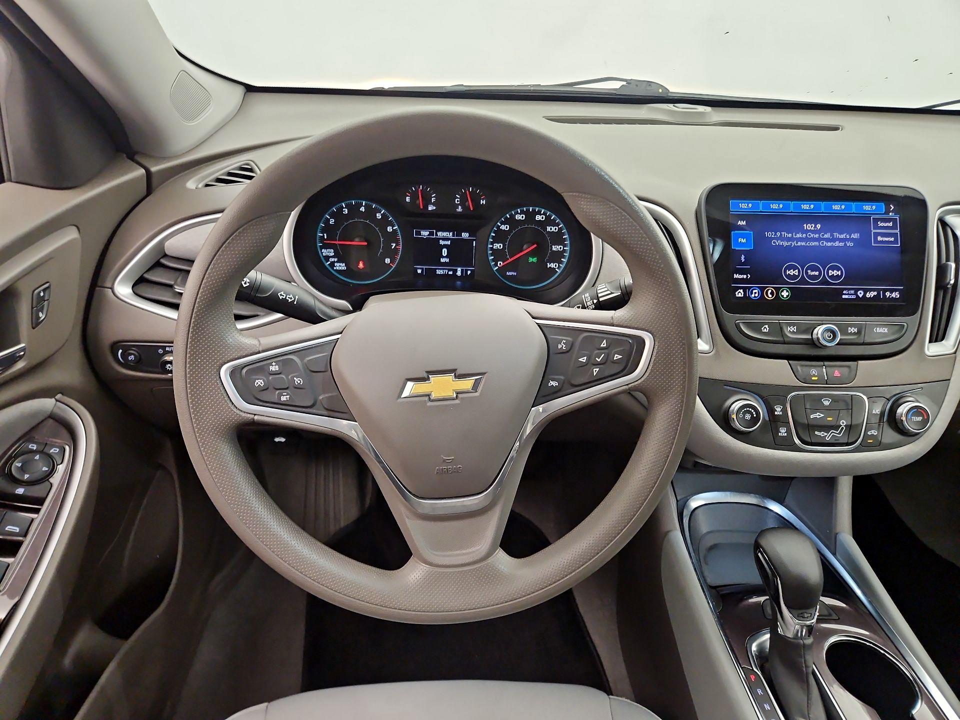 Thumbnail: 2022 Chevrolet Malibu - 10
