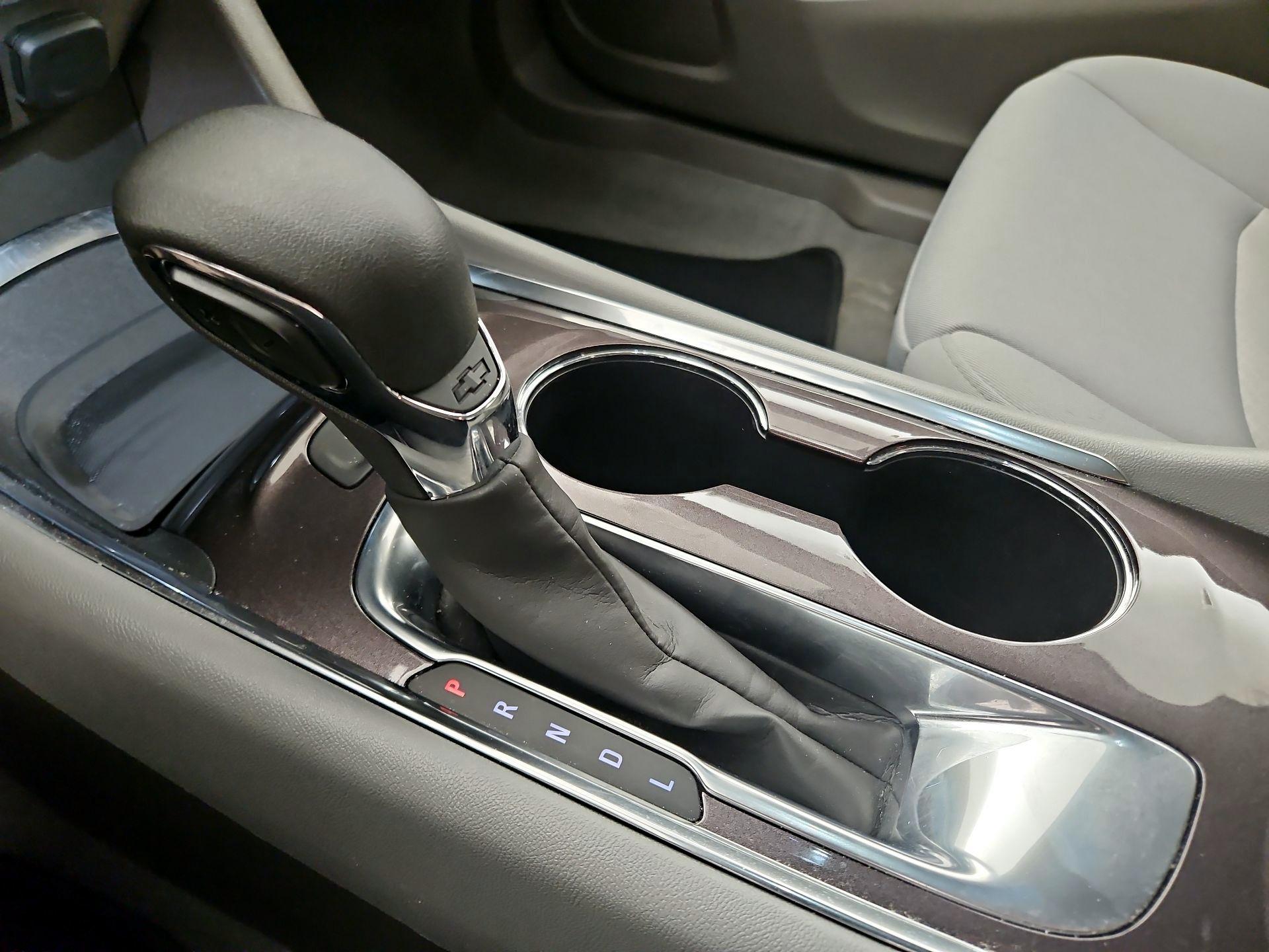 Thumbnail: 2022 Chevrolet Malibu - 17