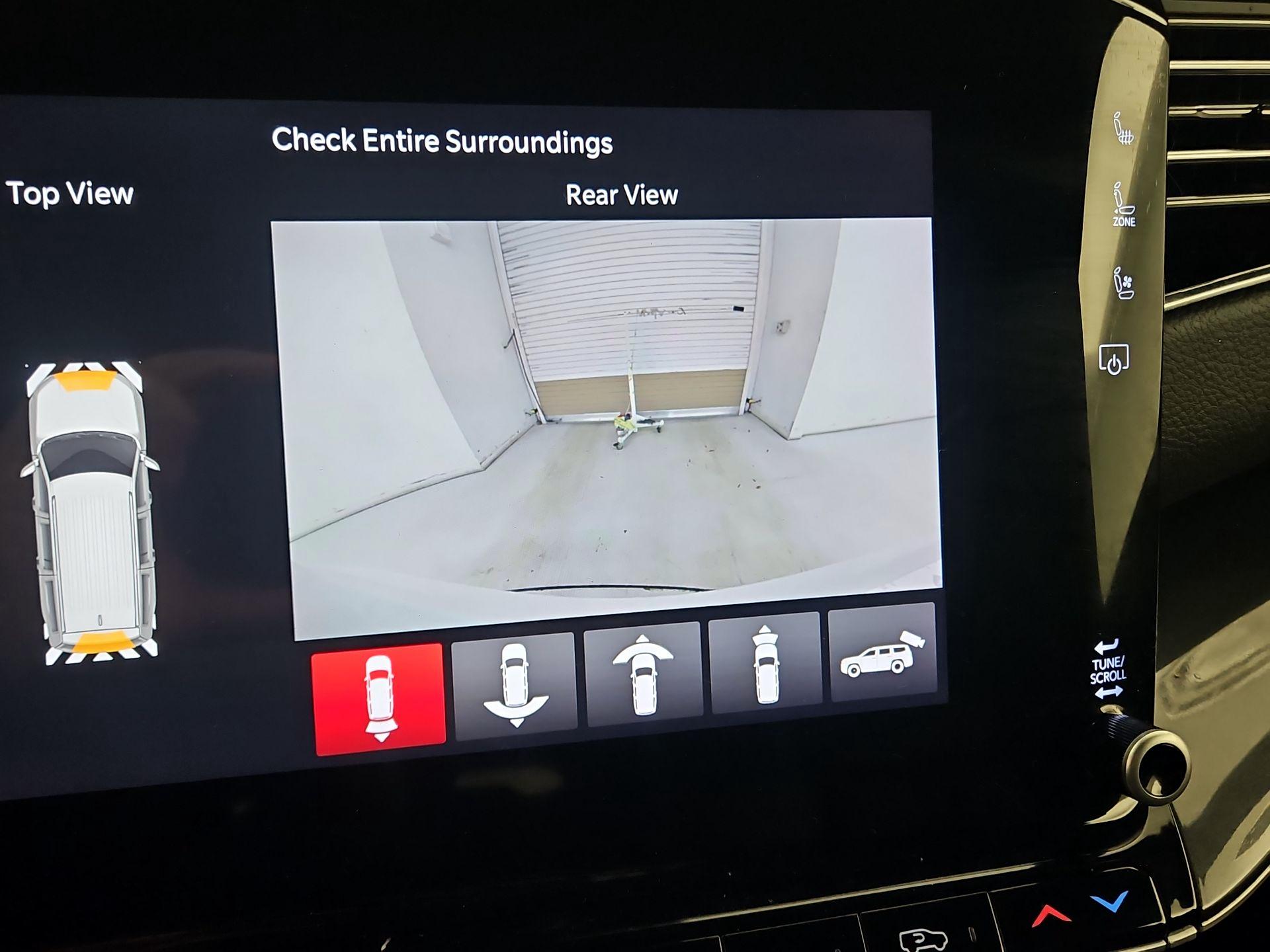 Thumbnail: 2022 Jeep Wagoneer - 15