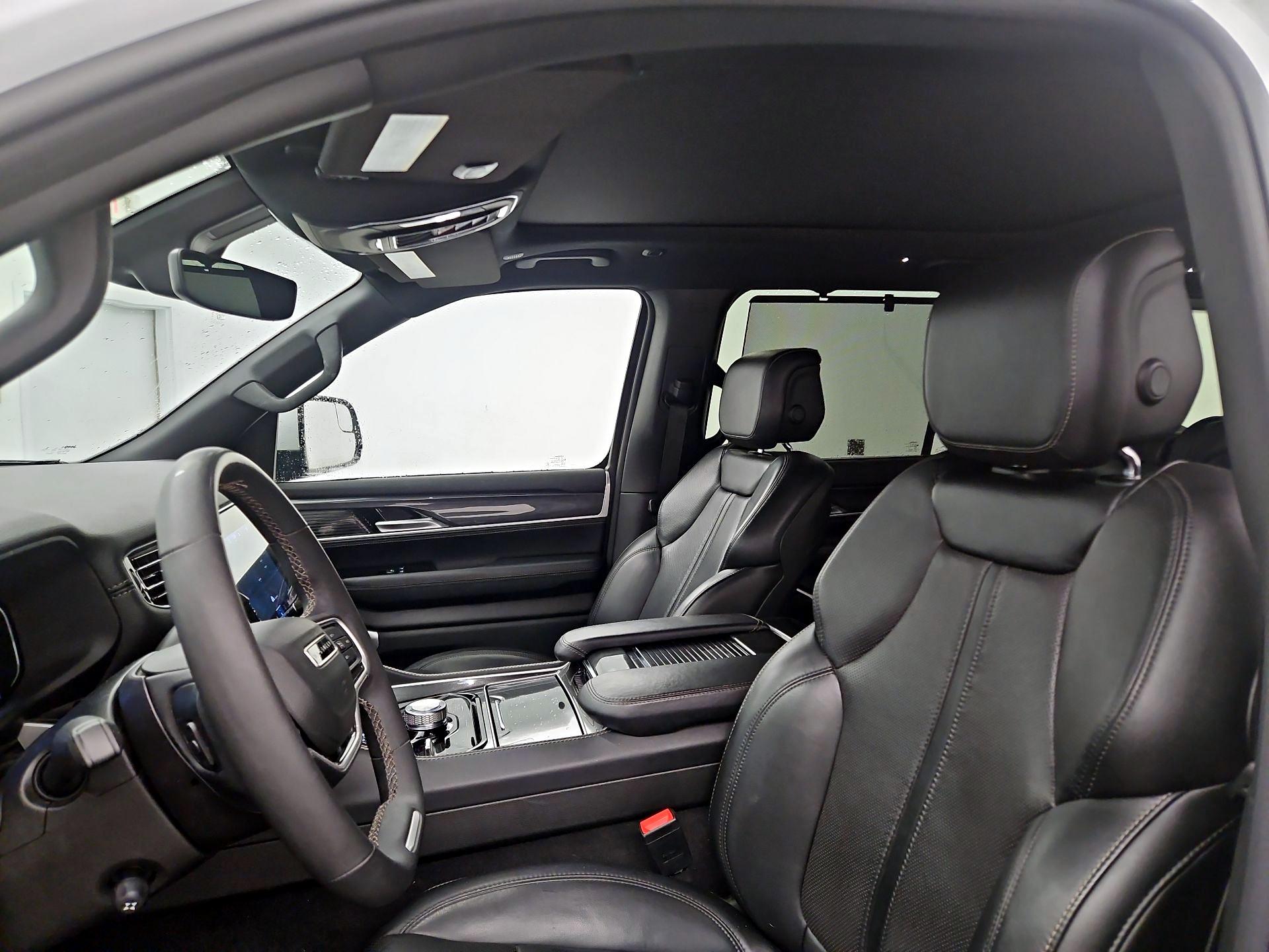 Thumbnail: 2022 Jeep Wagoneer - 20