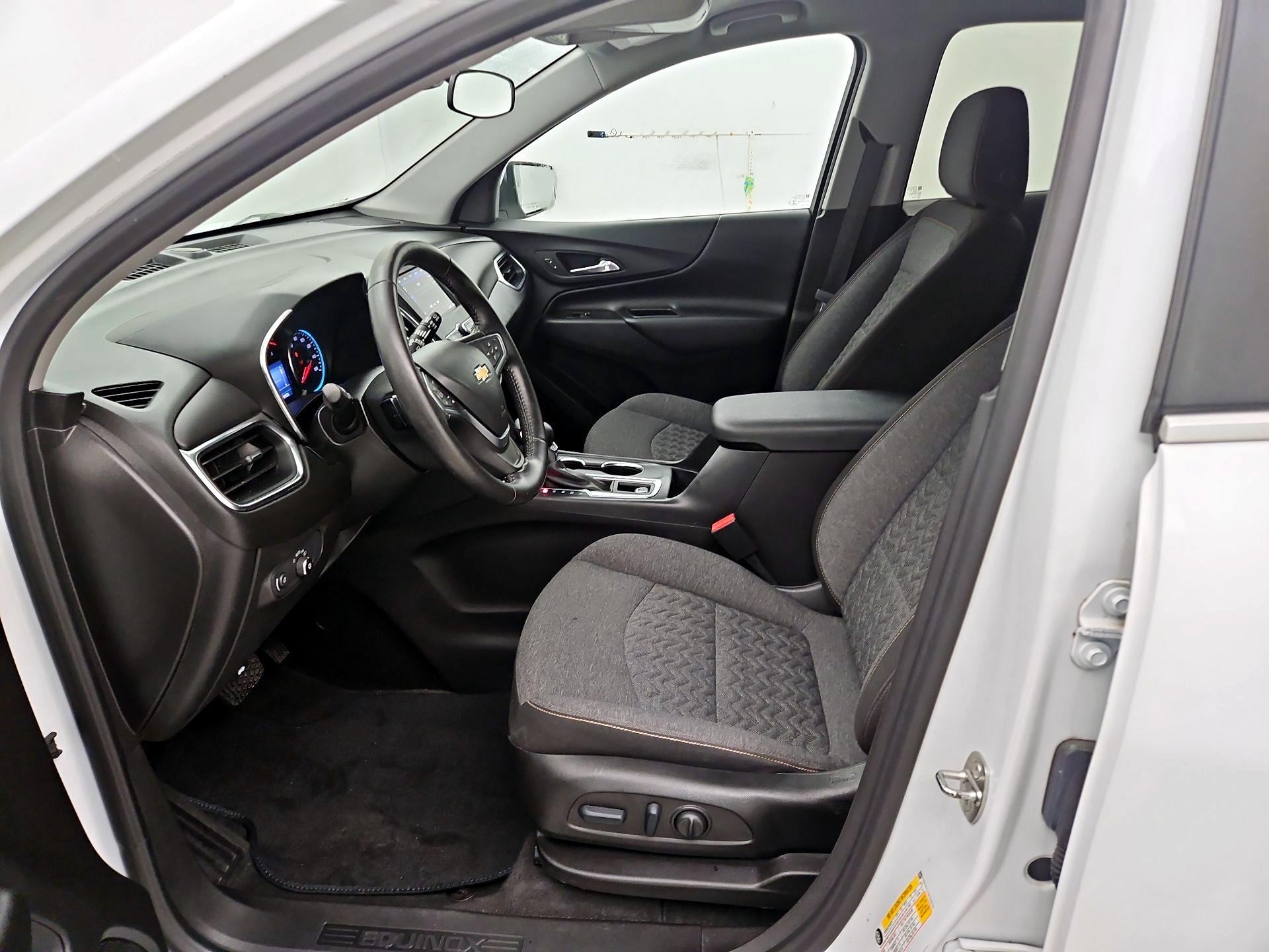 Thumbnail: 2022 Chevrolet Equinox - 11