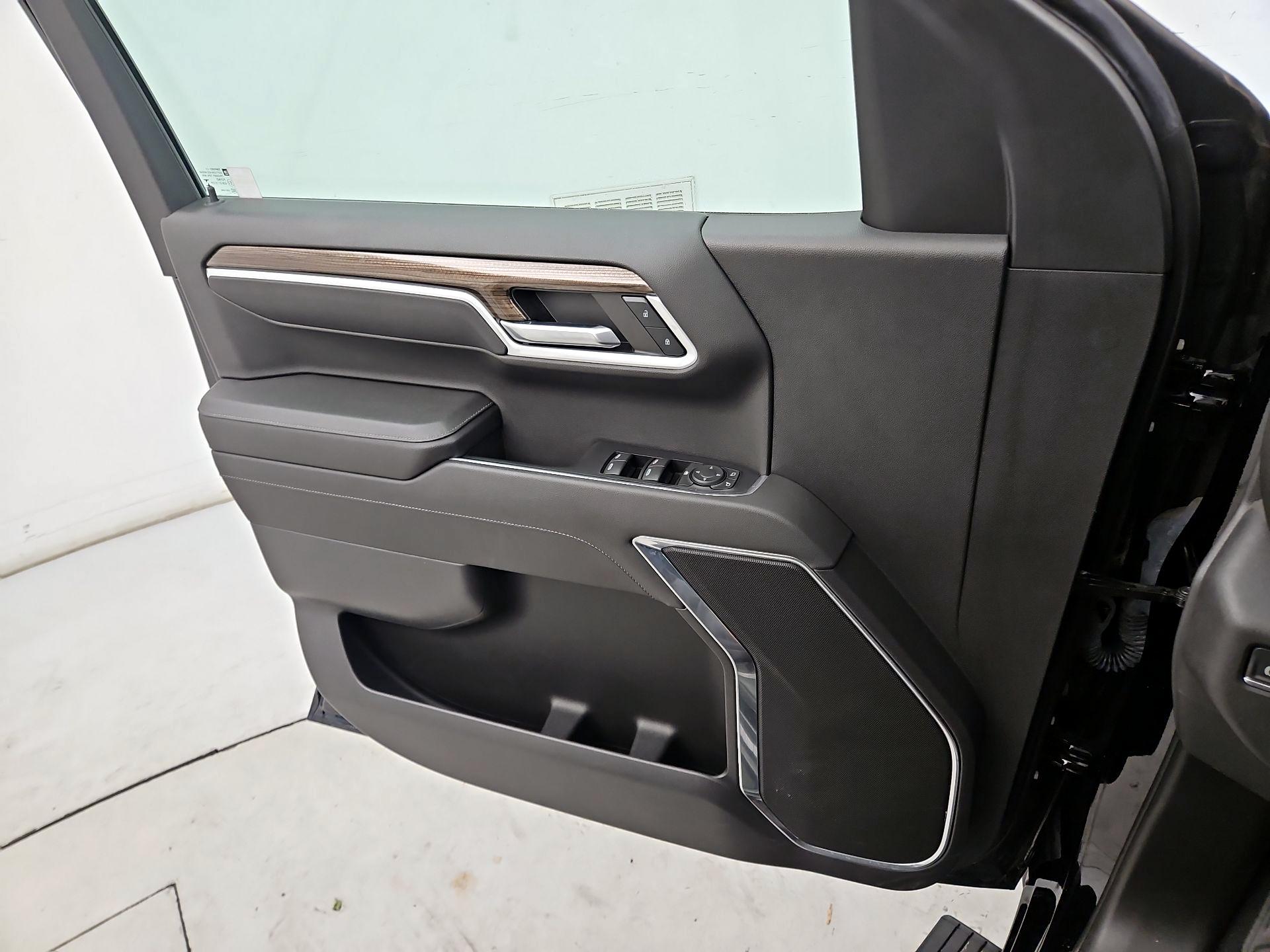 Thumbnail: 2022 Chevrolet Silverado 1500 - 12