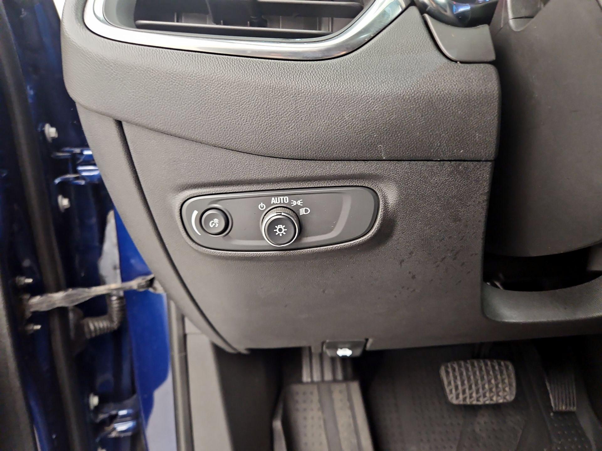 Thumbnail: 2022 Chevrolet Equinox - 13