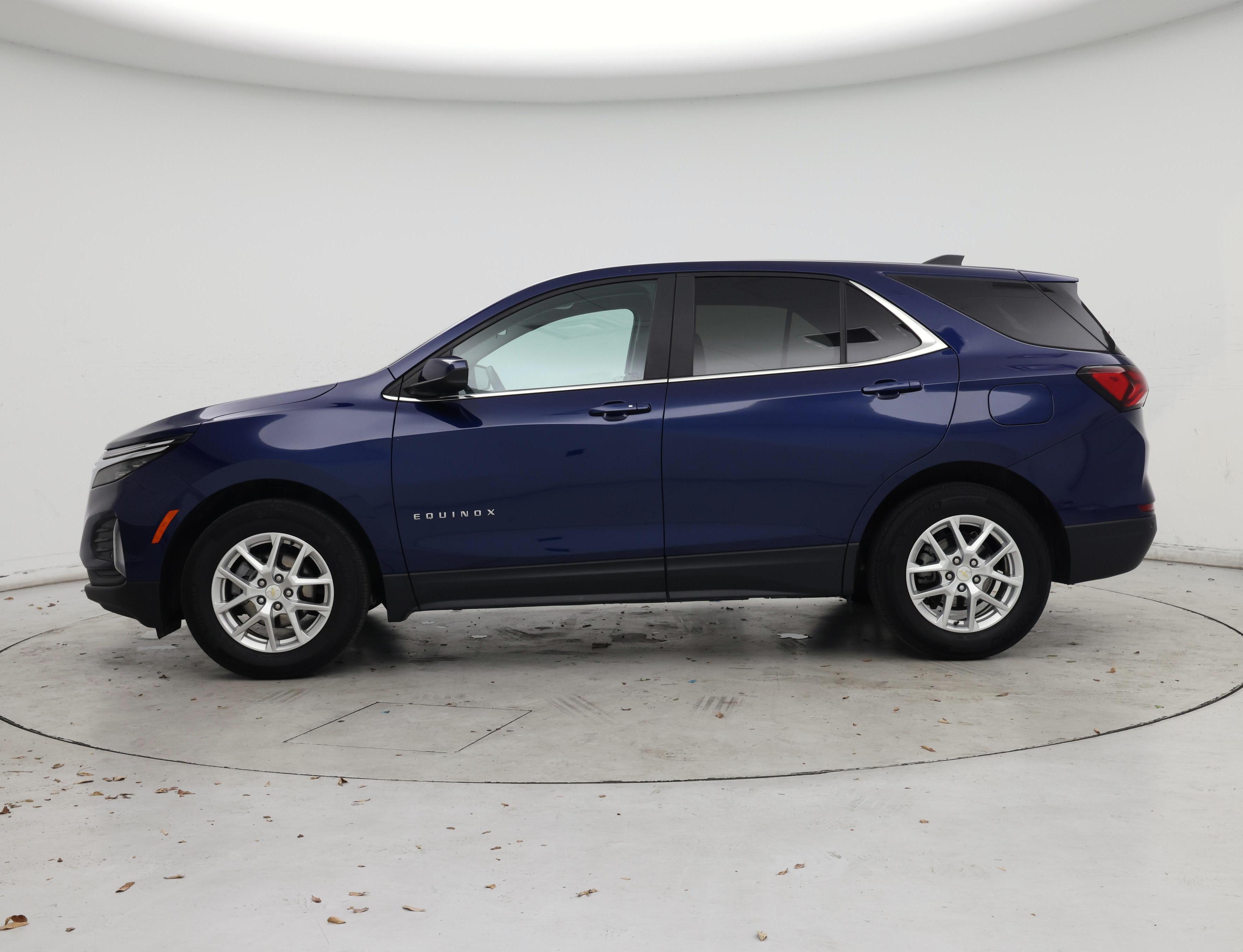 Thumbnail: 2022 Chevrolet Equinox - 3