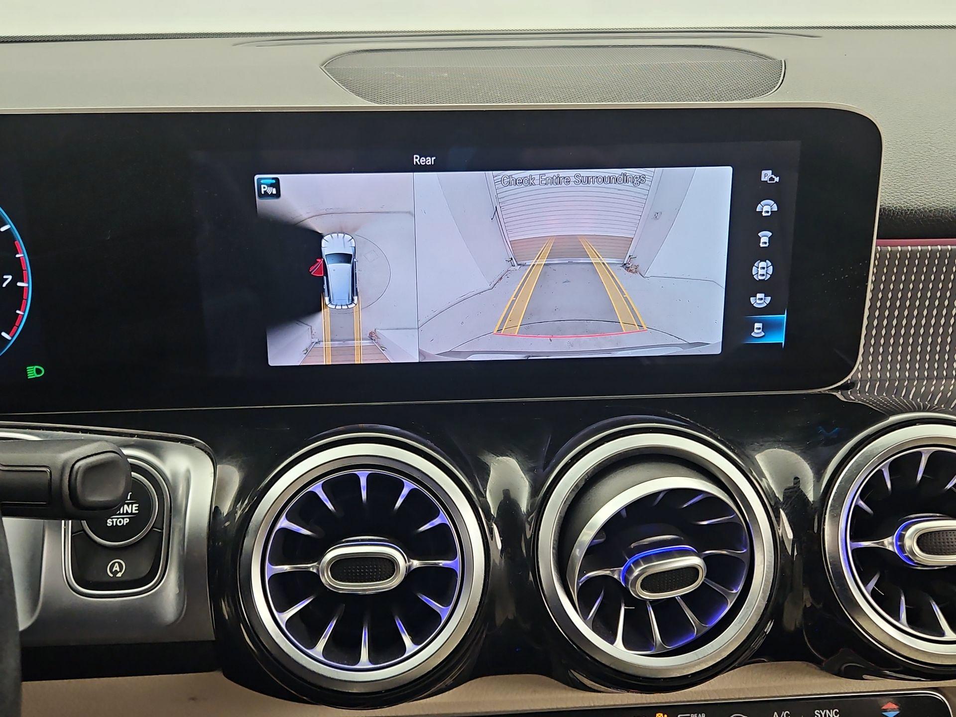 Thumbnail: 2021 Mercedes-Benz GLB - 14