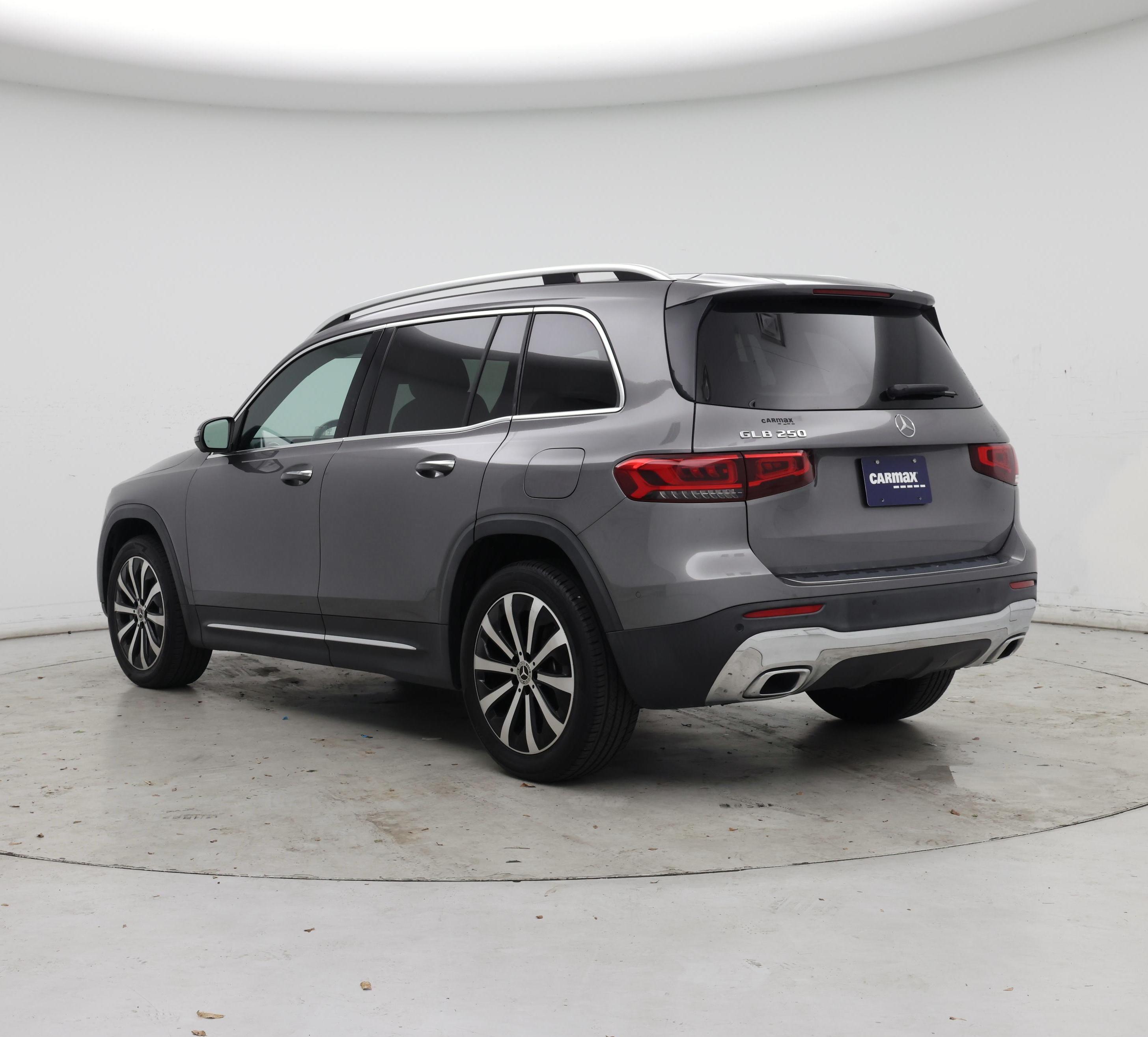 Thumbnail: 2021 Mercedes-Benz GLB - 2