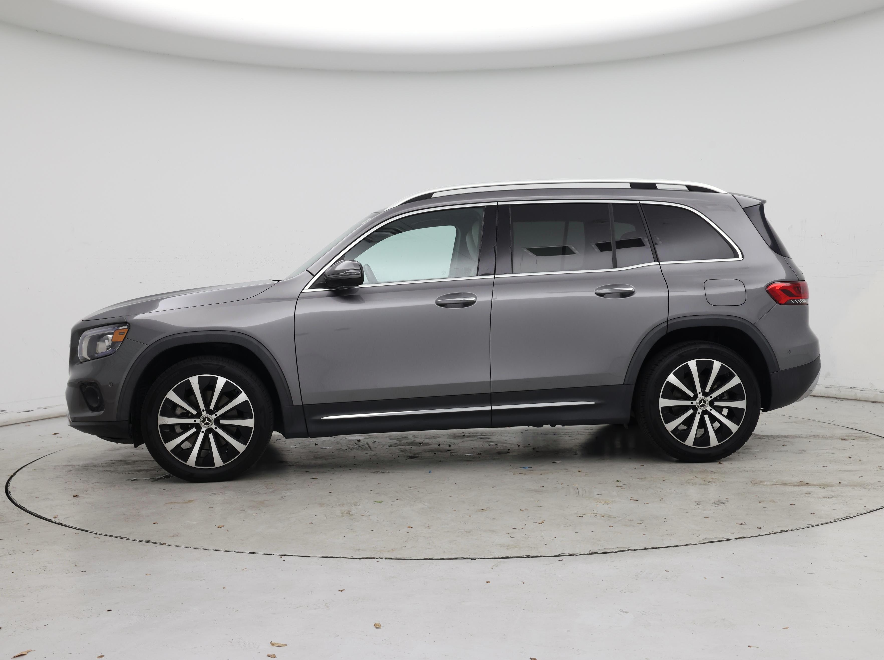 Thumbnail: 2021 Mercedes-Benz GLB - 3