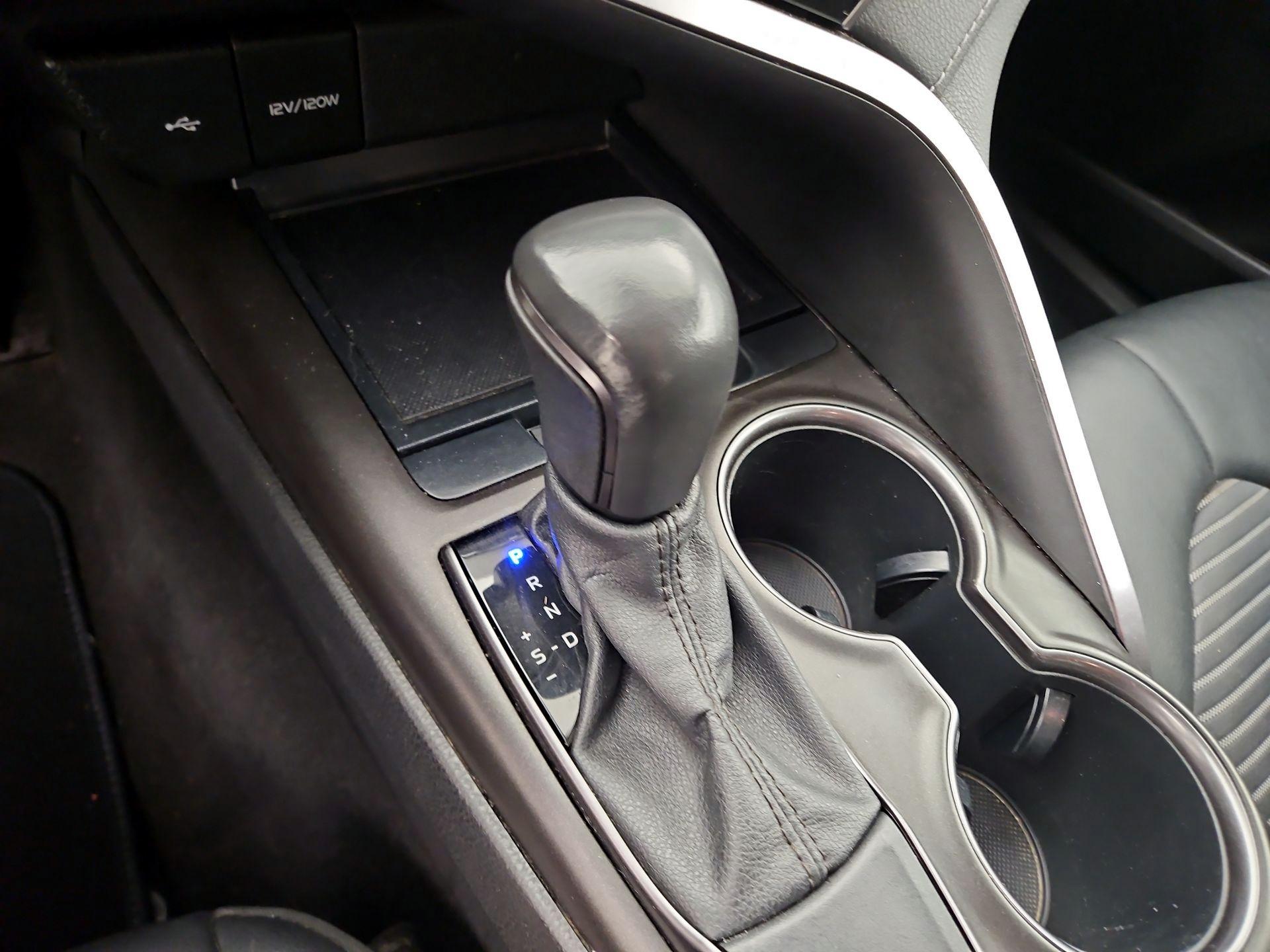 Thumbnail: 2021 Toyota Camry - 17