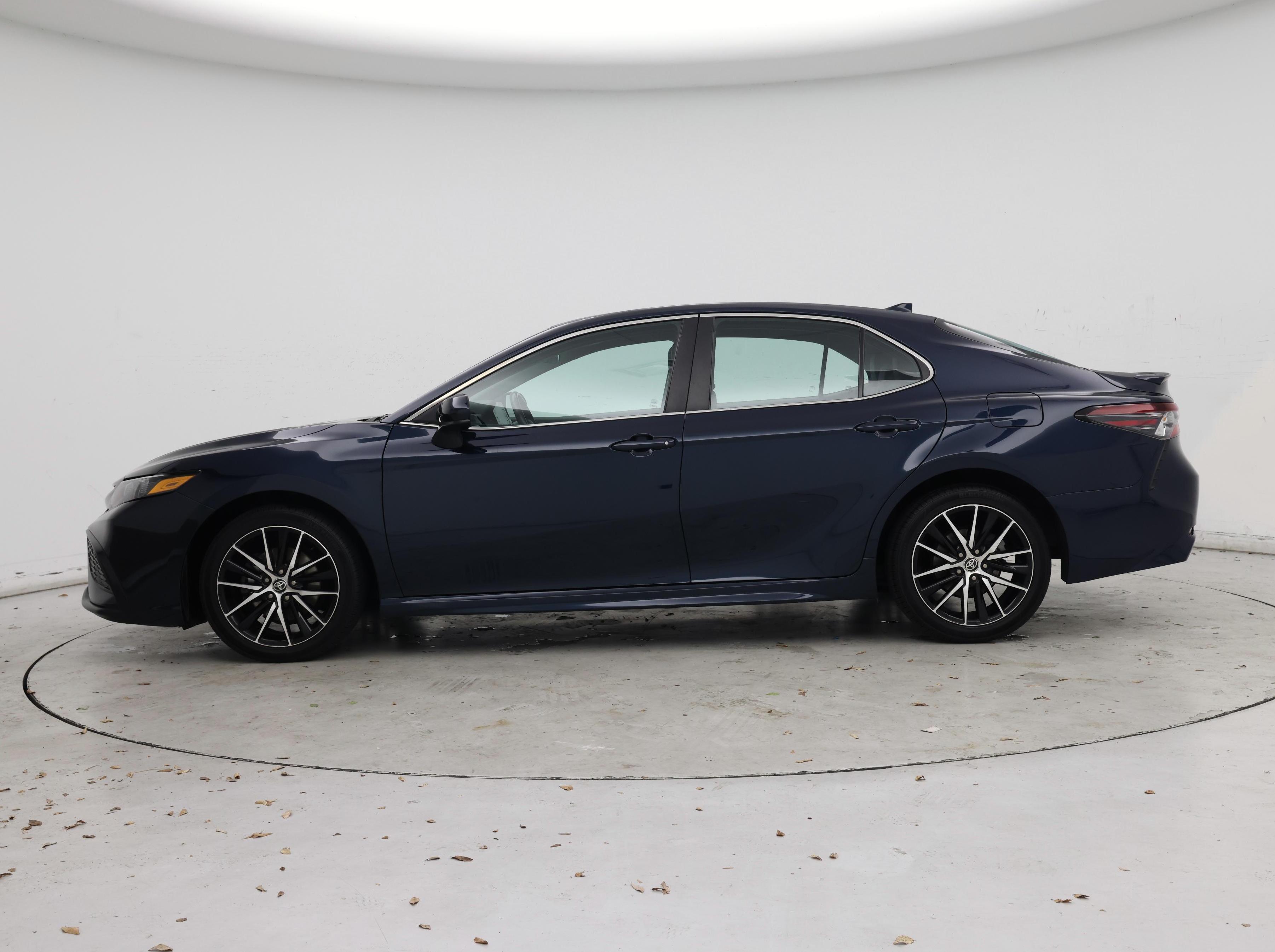 Thumbnail: 2021 Toyota Camry - 3