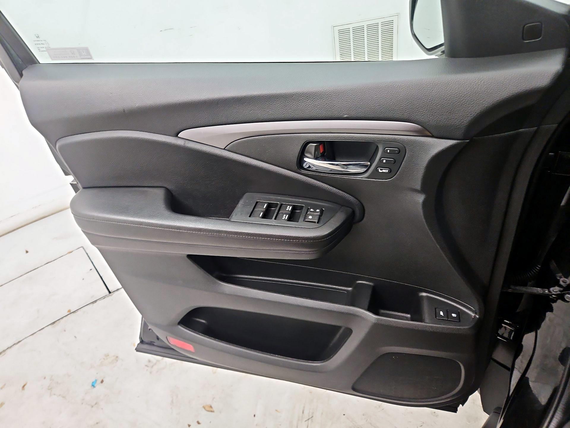 Thumbnail: 2022 Honda Pilot - 12