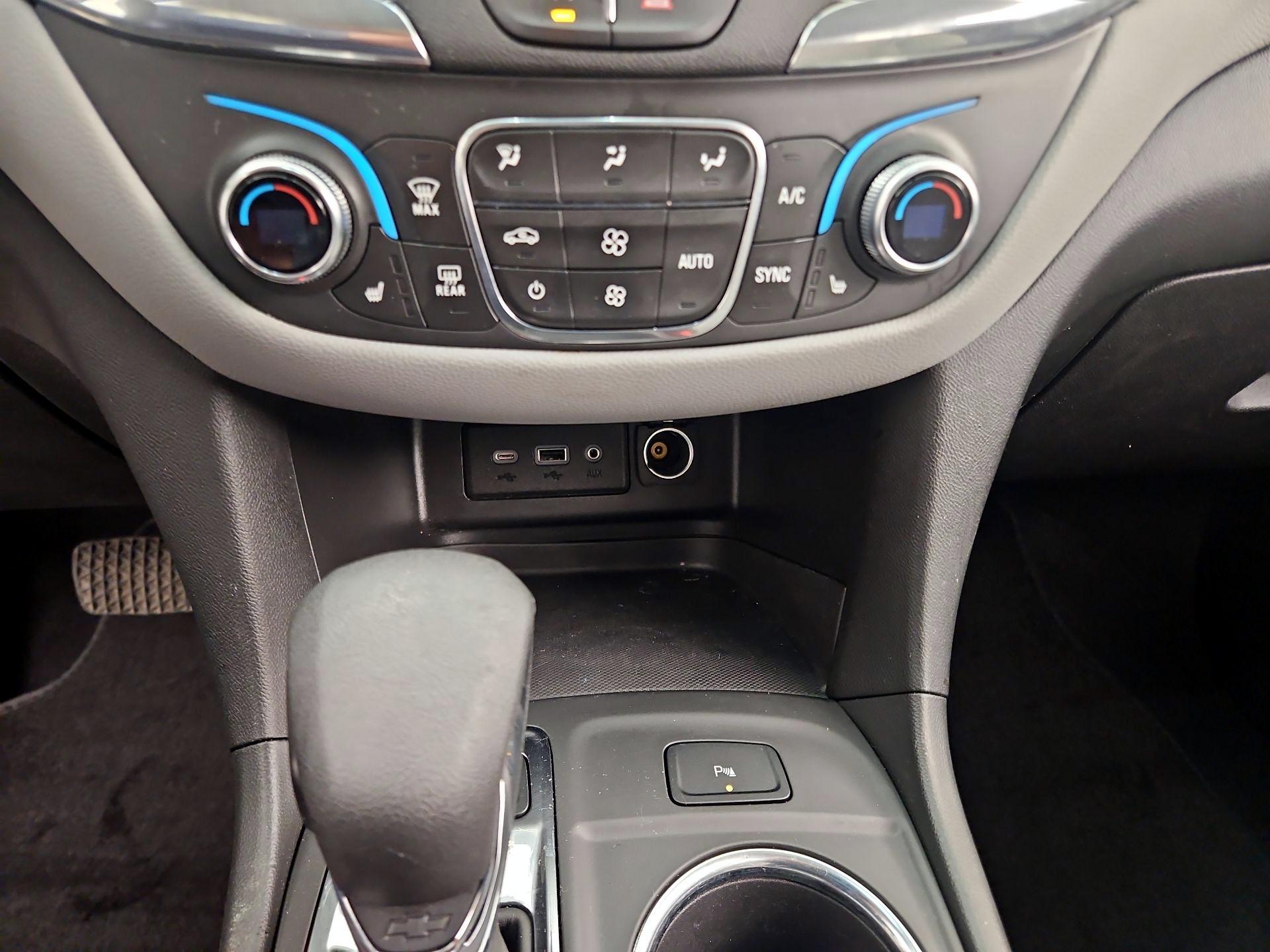 Thumbnail: 2022 Chevrolet Equinox - 16