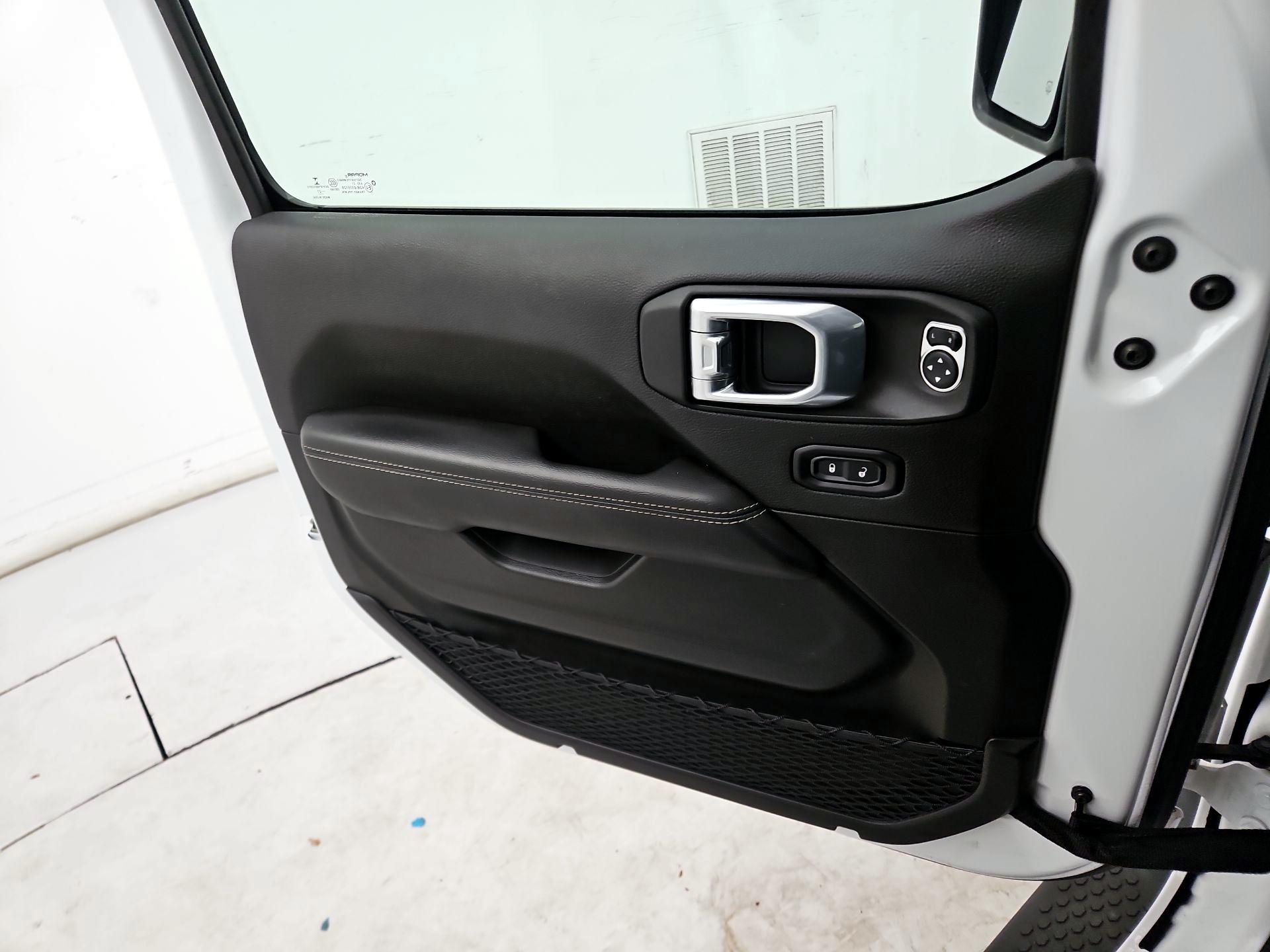 Thumbnail: 2021 Jeep Wrangler - 12