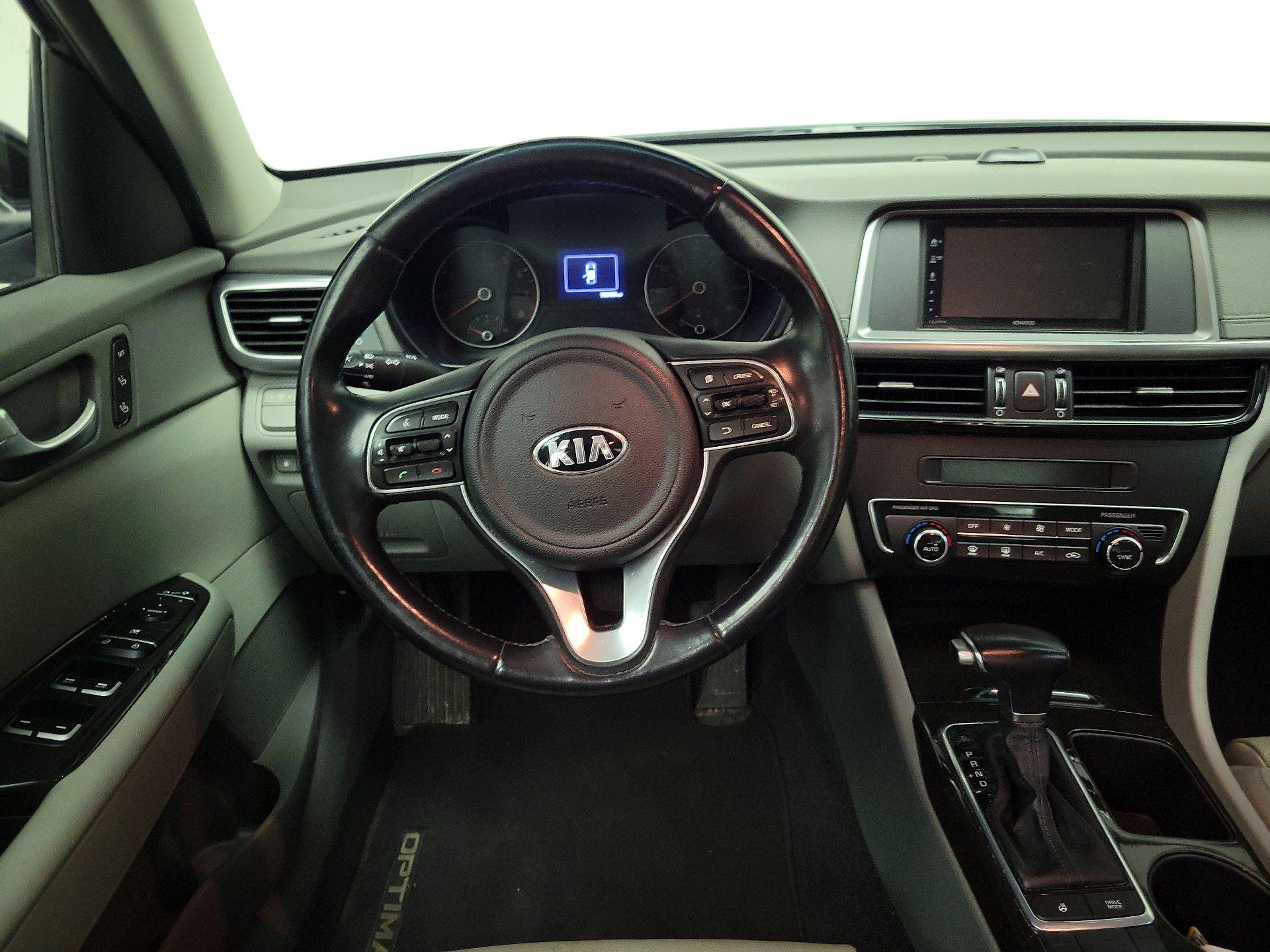 Thumbnail: 2016 Kia Optima - 10
