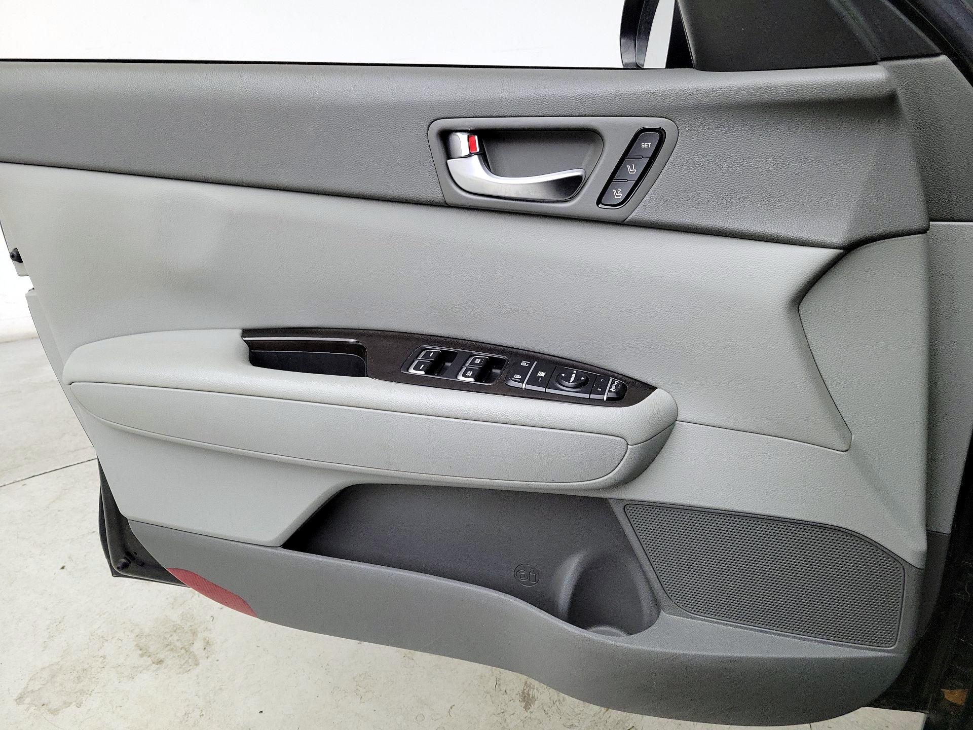 Thumbnail: 2016 Kia Optima - 12