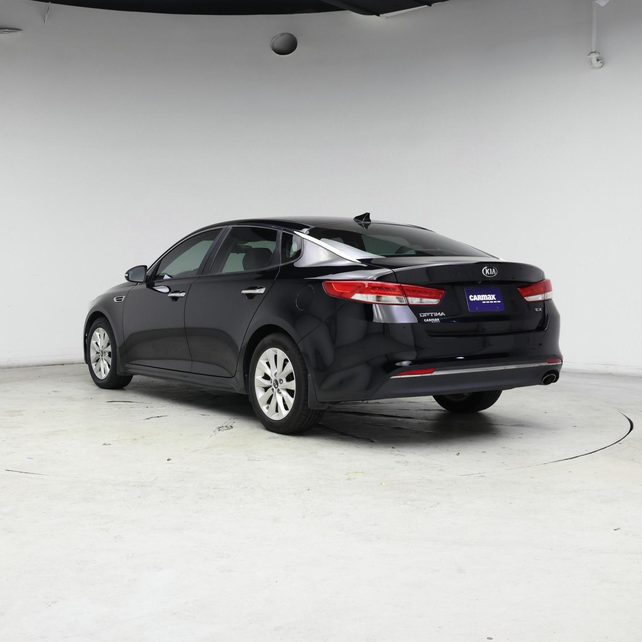 Thumbnail: 2016 Kia Optima - 2