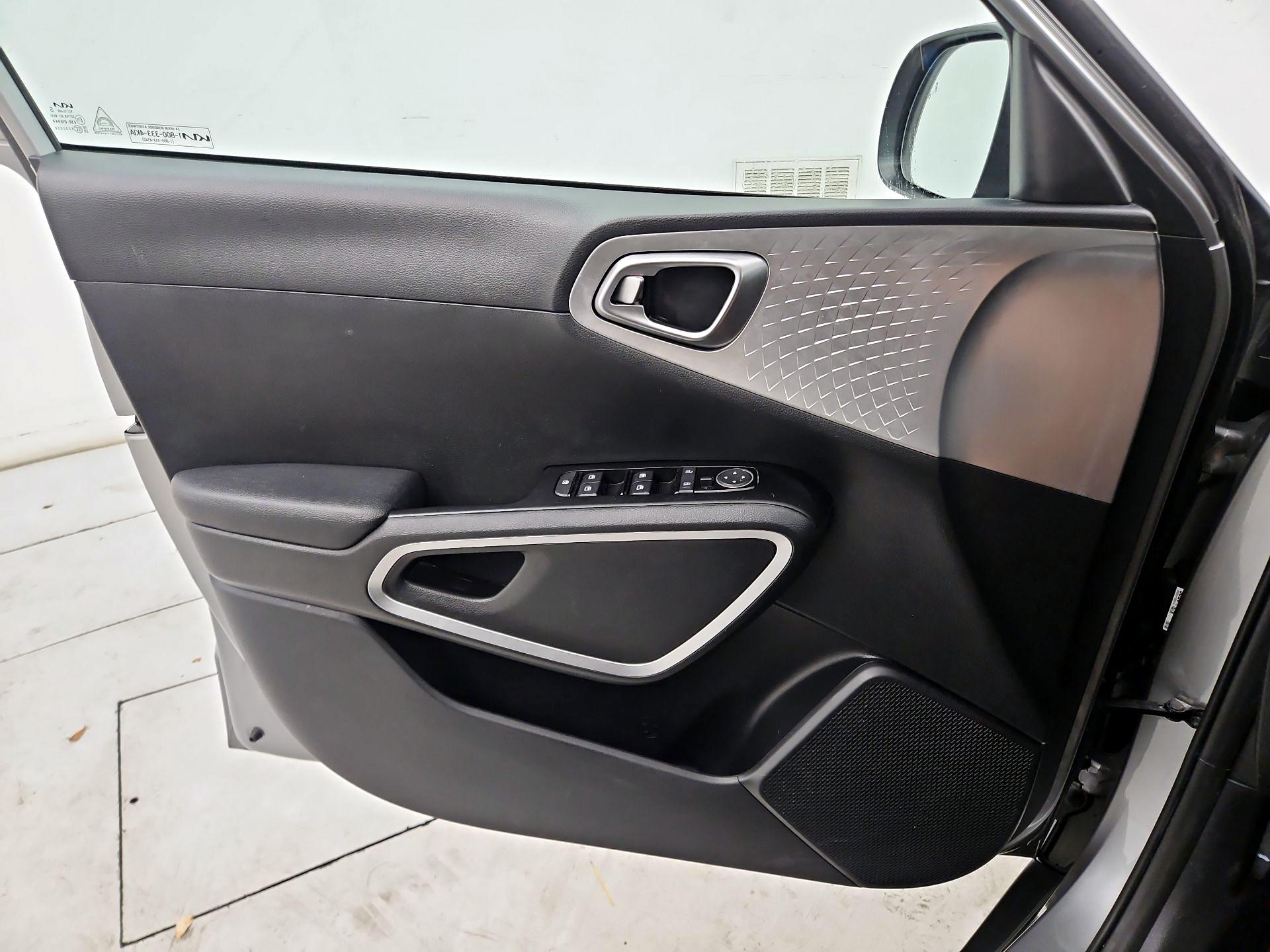 Thumbnail: 2023 Kia Soul - 12