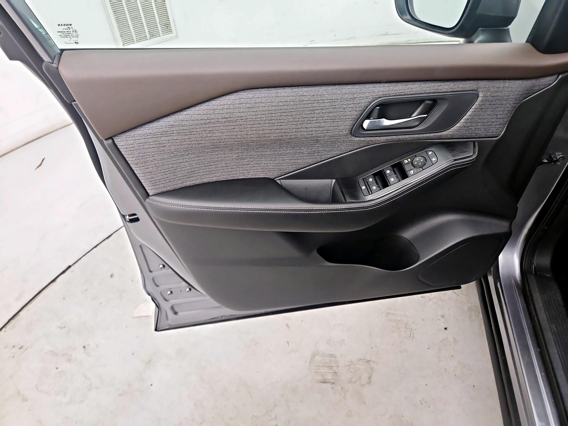 Thumbnail: 2022 Nissan Rogue - 12