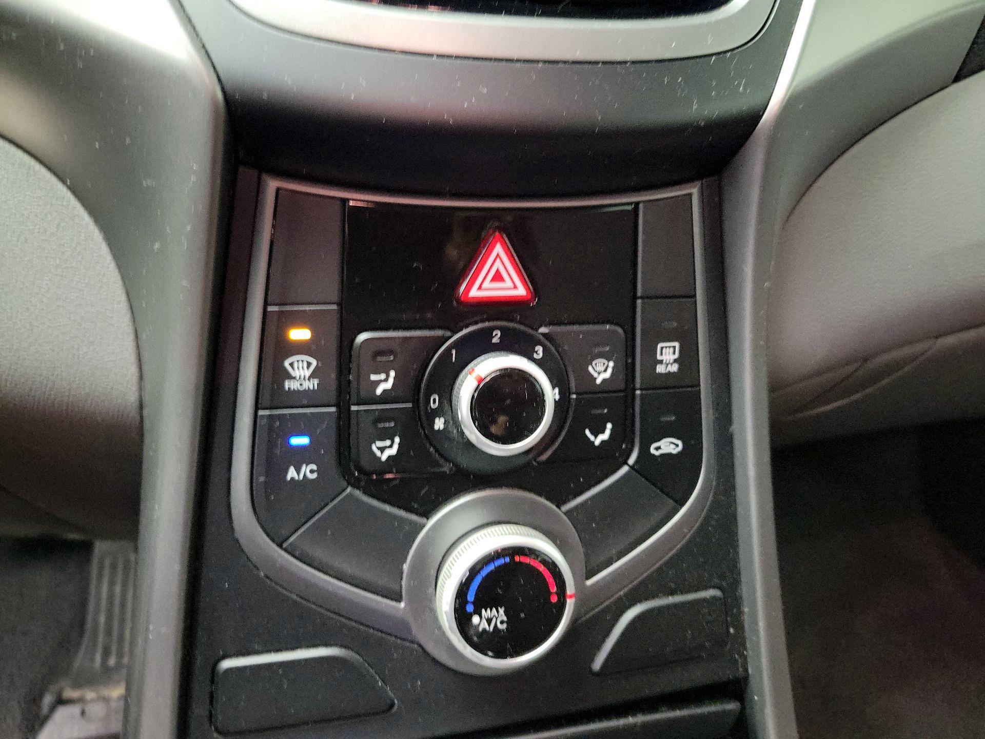 Thumbnail: 2015 Hyundai Elantra - 15