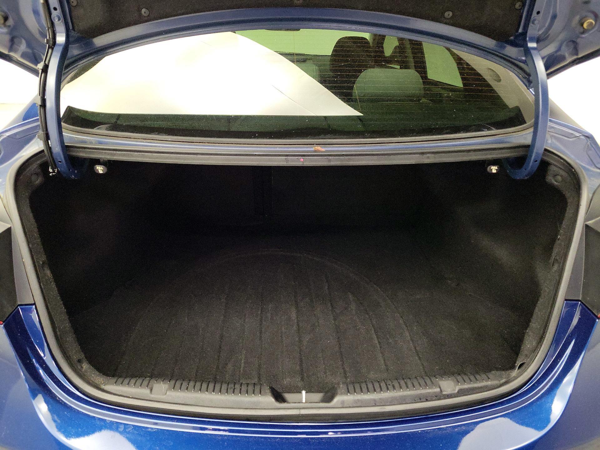 Thumbnail: 2015 Hyundai Elantra - 19