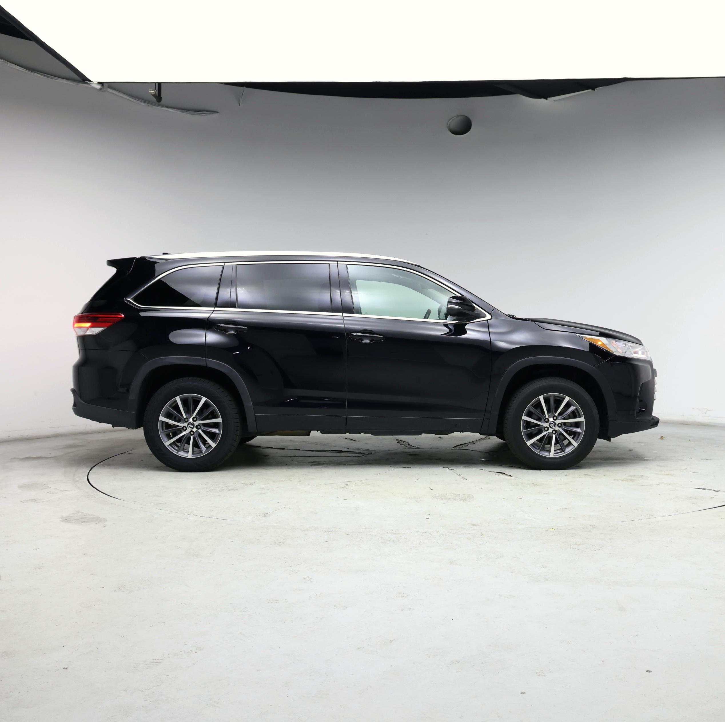 Thumbnail: 2018 Toyota Highlander - 7