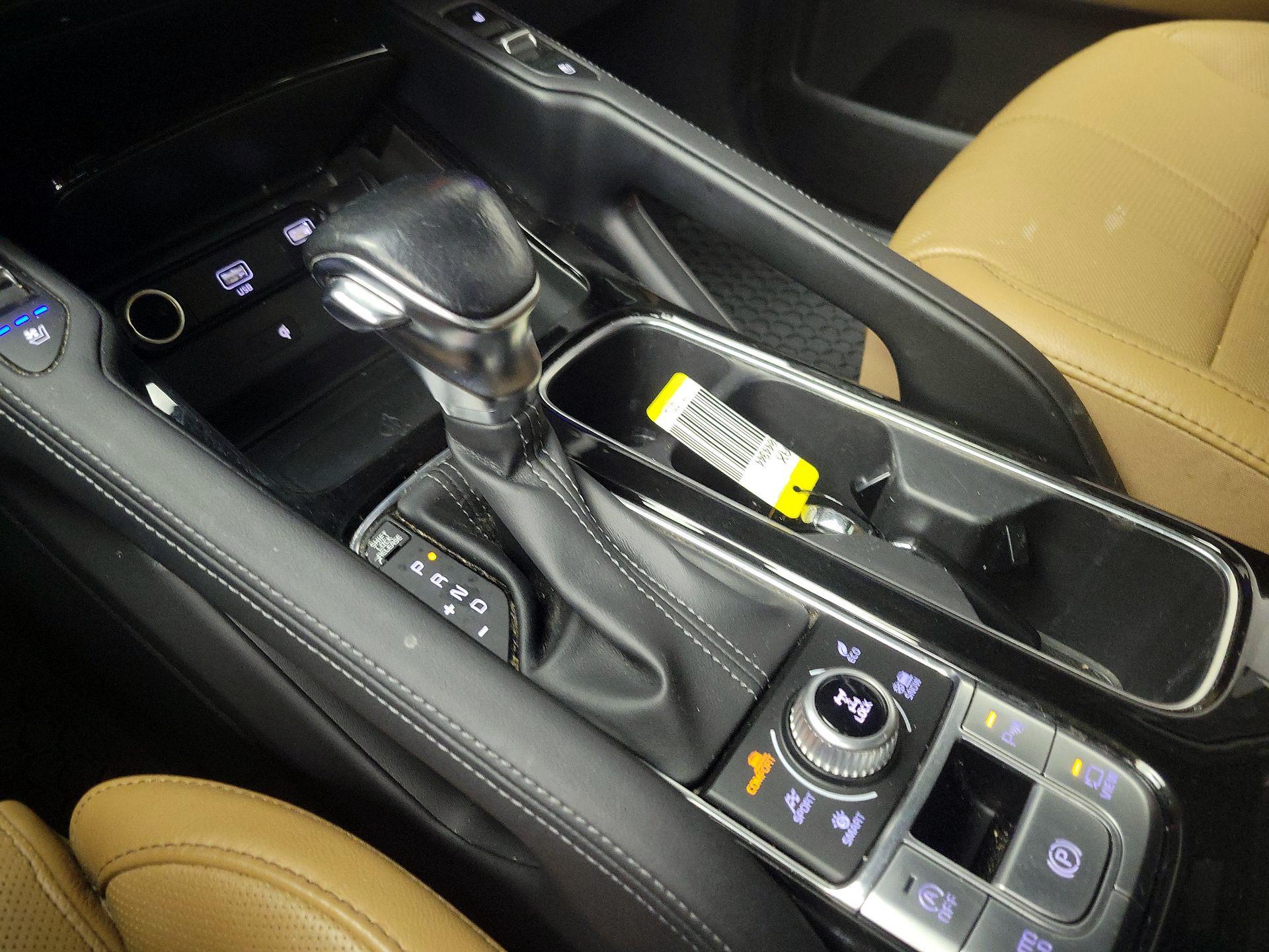 Thumbnail: 2020 Kia Telluride - 17