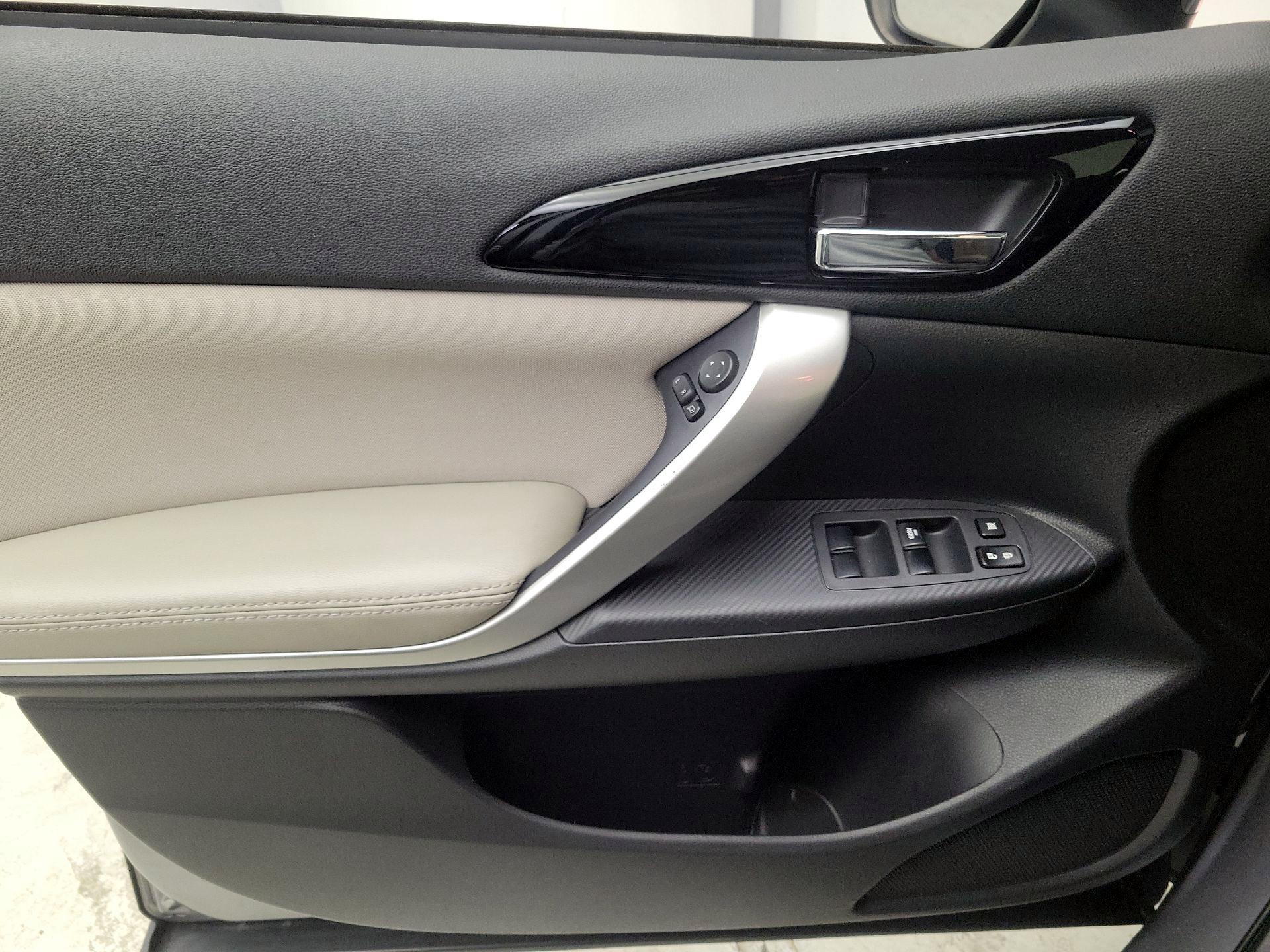 Thumbnail: 2018 Mitsubishi Eclipse Cross - 12