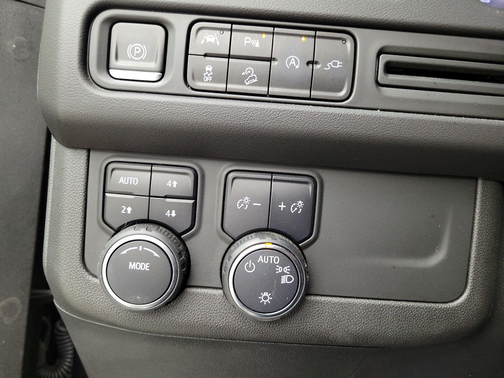 Thumbnail: 2022 Chevrolet Tahoe - 13