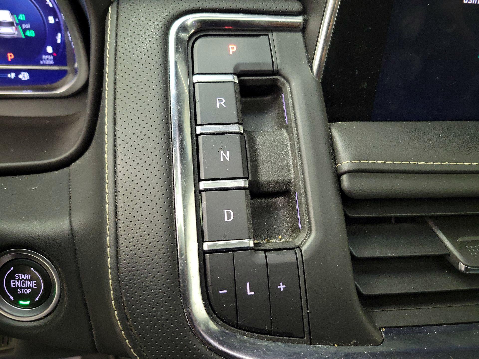 Thumbnail: 2022 Chevrolet Tahoe - 17