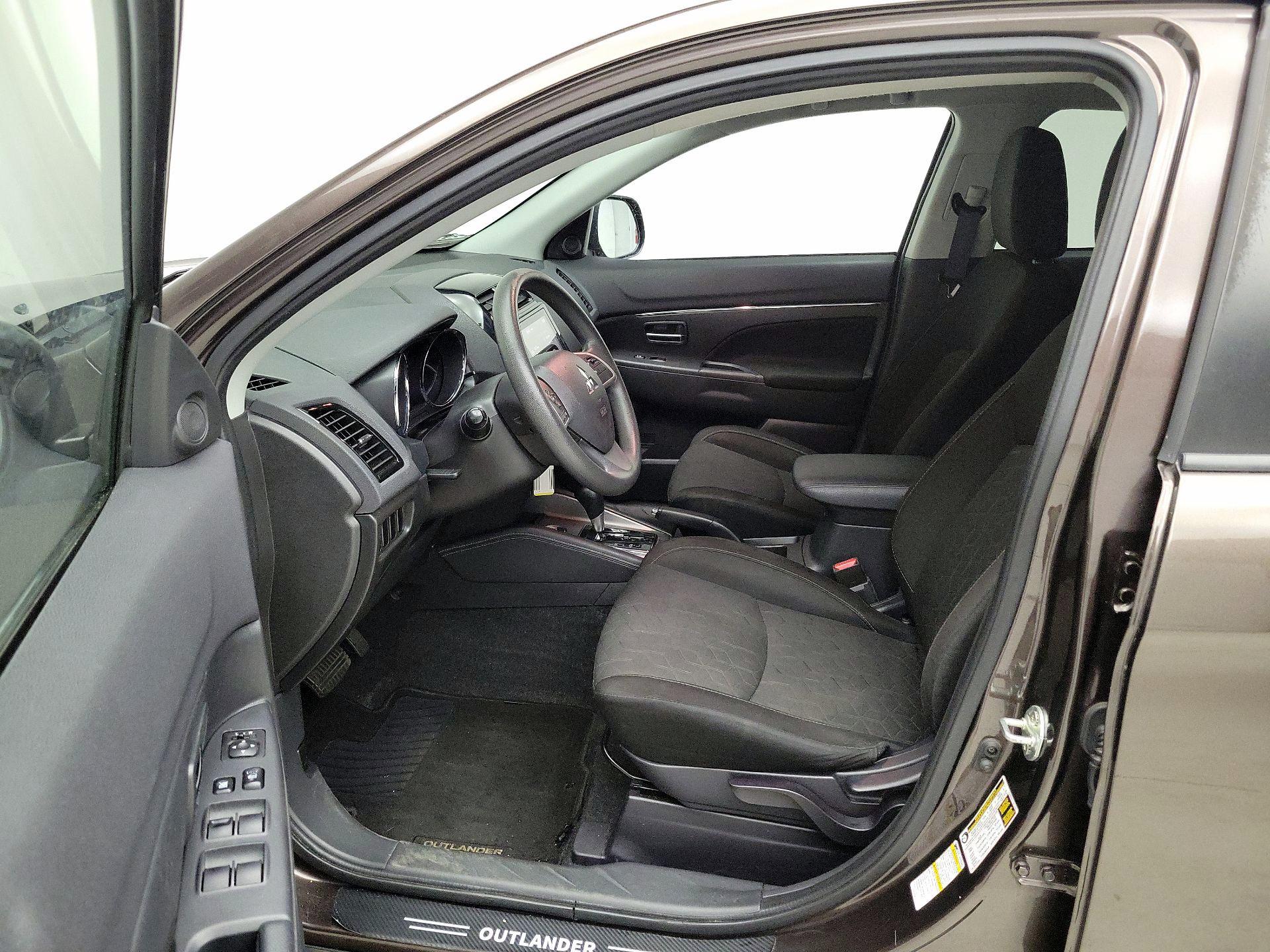 Thumbnail: 2020 Mitsubishi Outlander Sport - 11