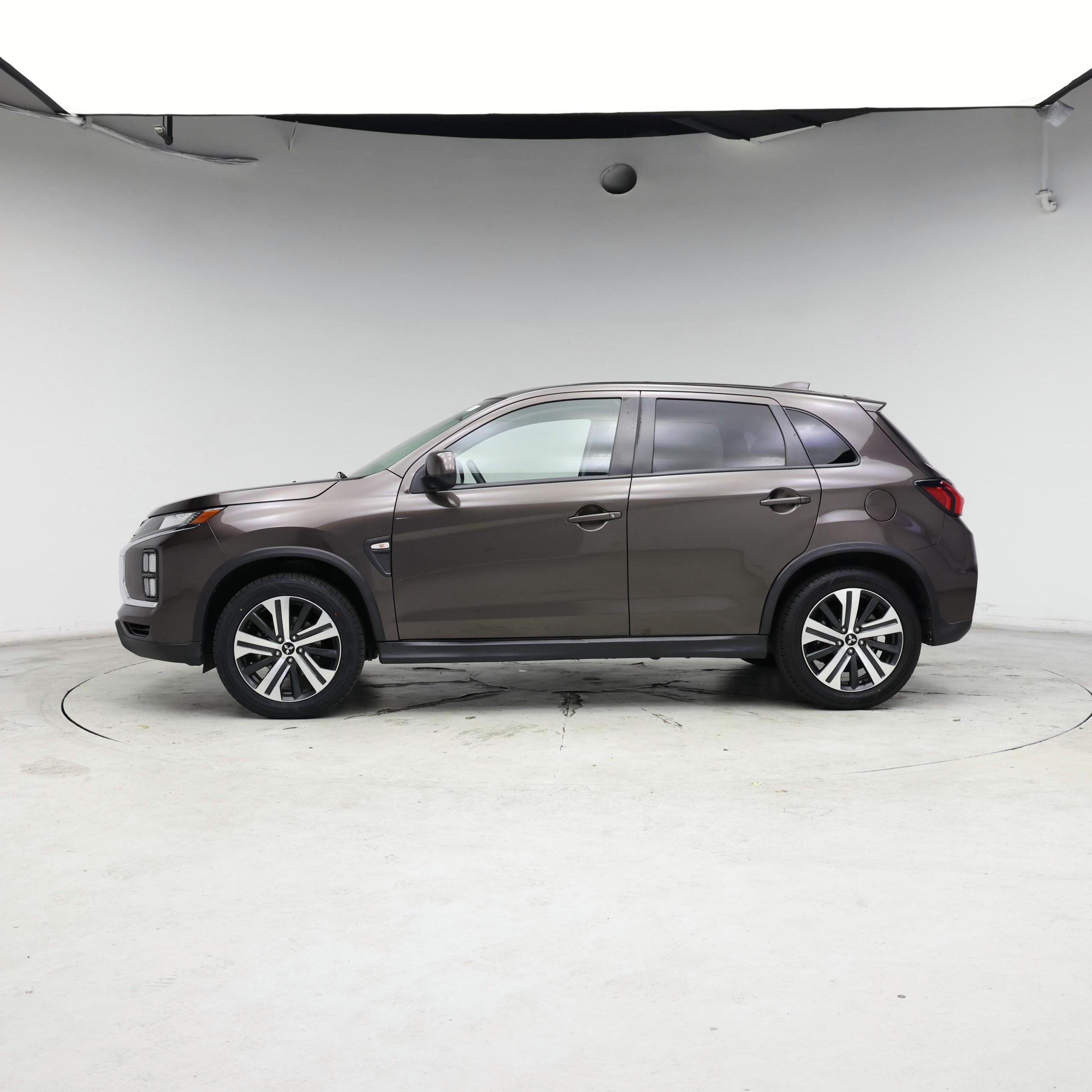 Thumbnail: 2020 Mitsubishi Outlander Sport - 3