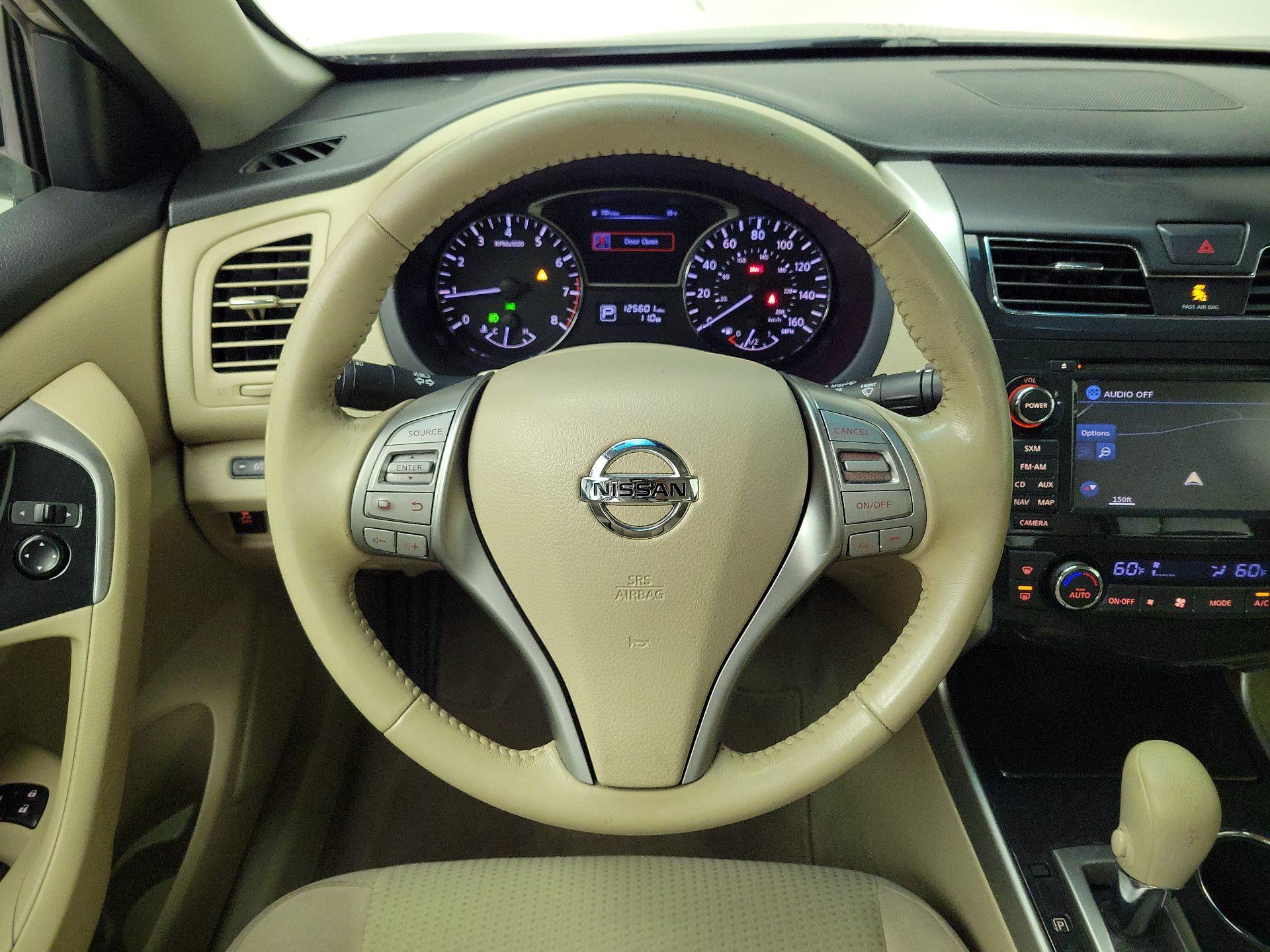 Thumbnail: 2014 Nissan Altima - 10