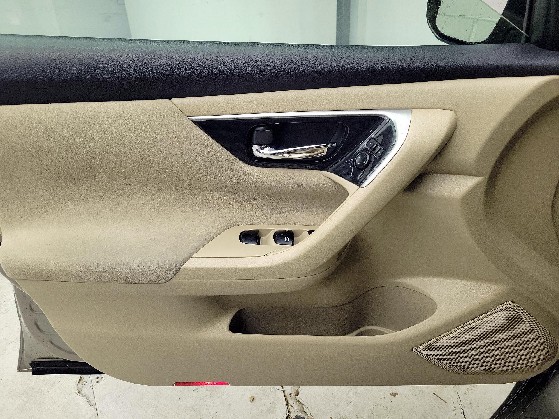 Thumbnail: 2014 Nissan Altima - 12