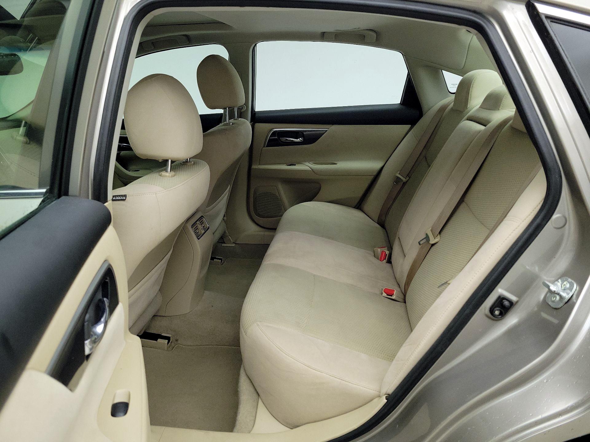 Thumbnail: 2014 Nissan Altima - 20