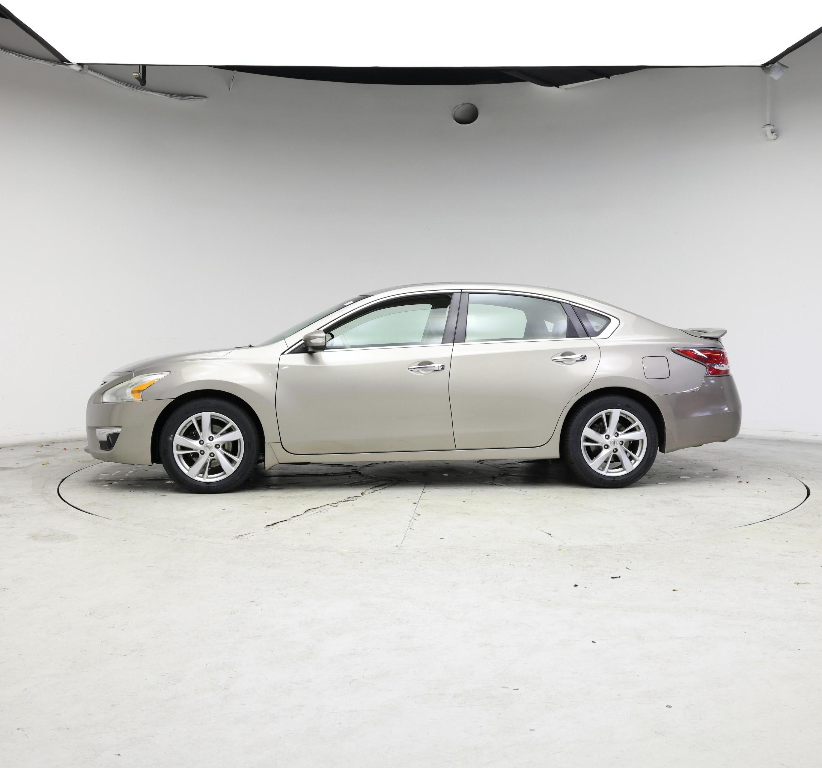 Thumbnail: 2014 Nissan Altima - 3