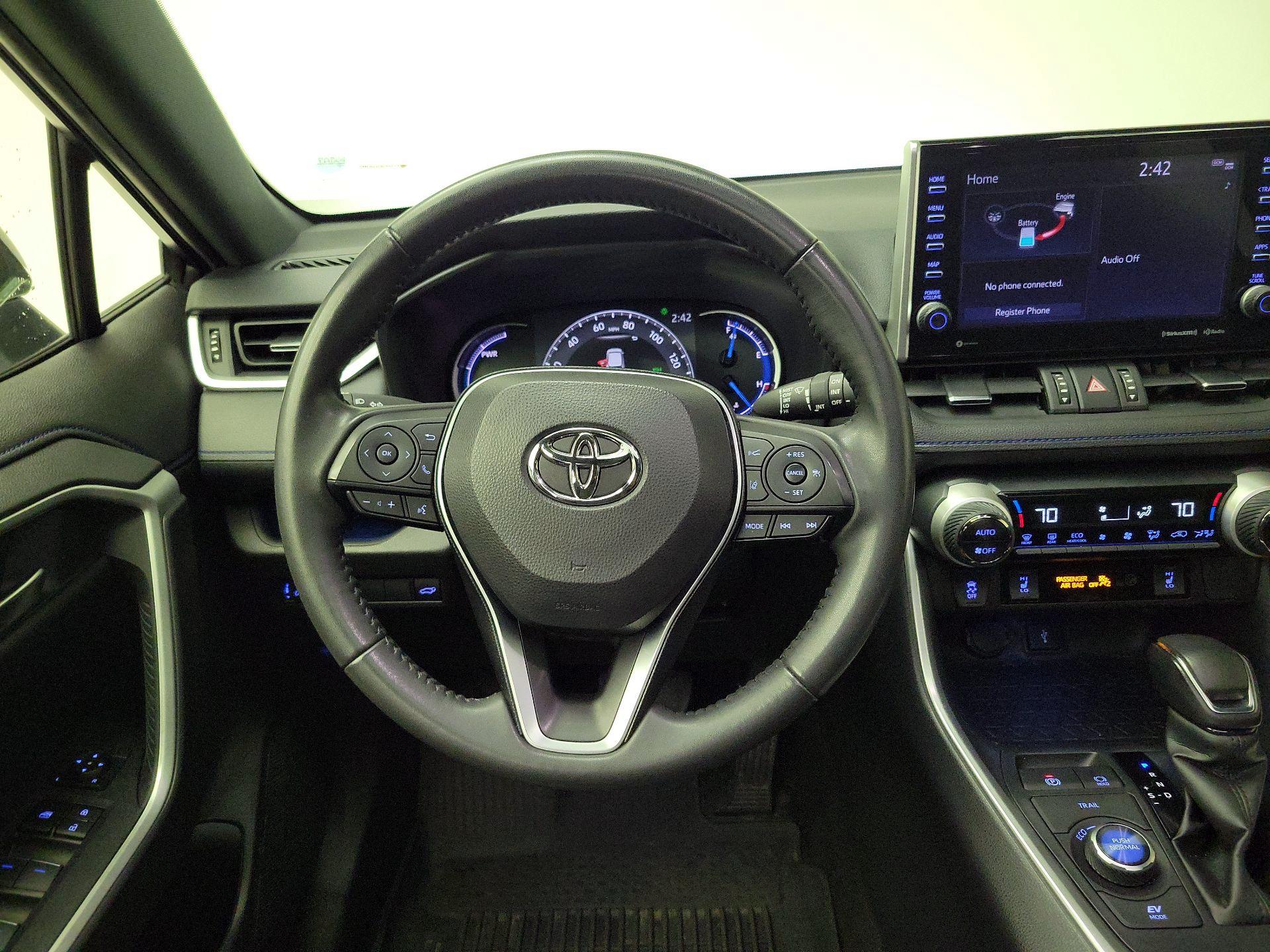 Thumbnail: 2022 Toyota RAV4 - 10