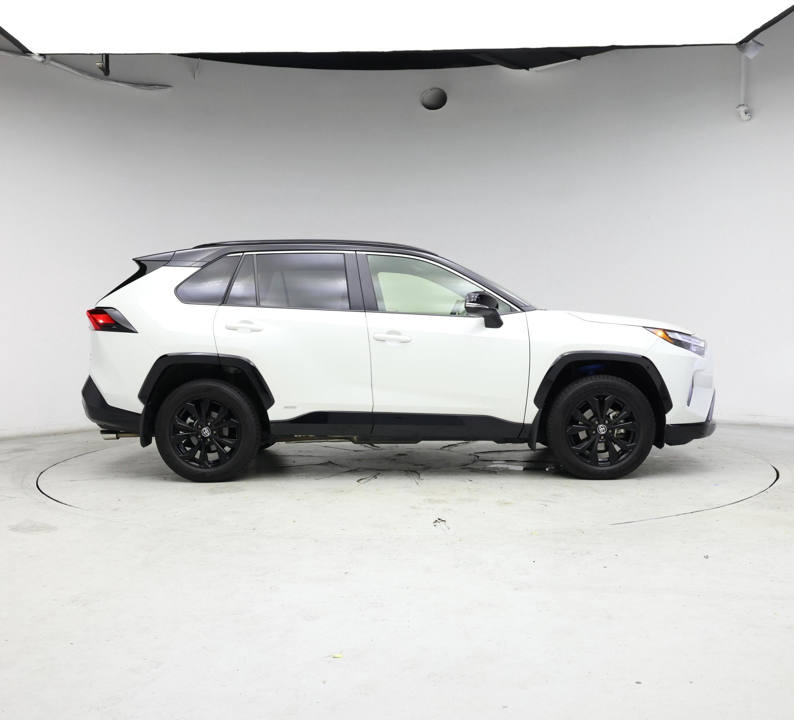 Thumbnail: 2022 Toyota RAV4 - 7