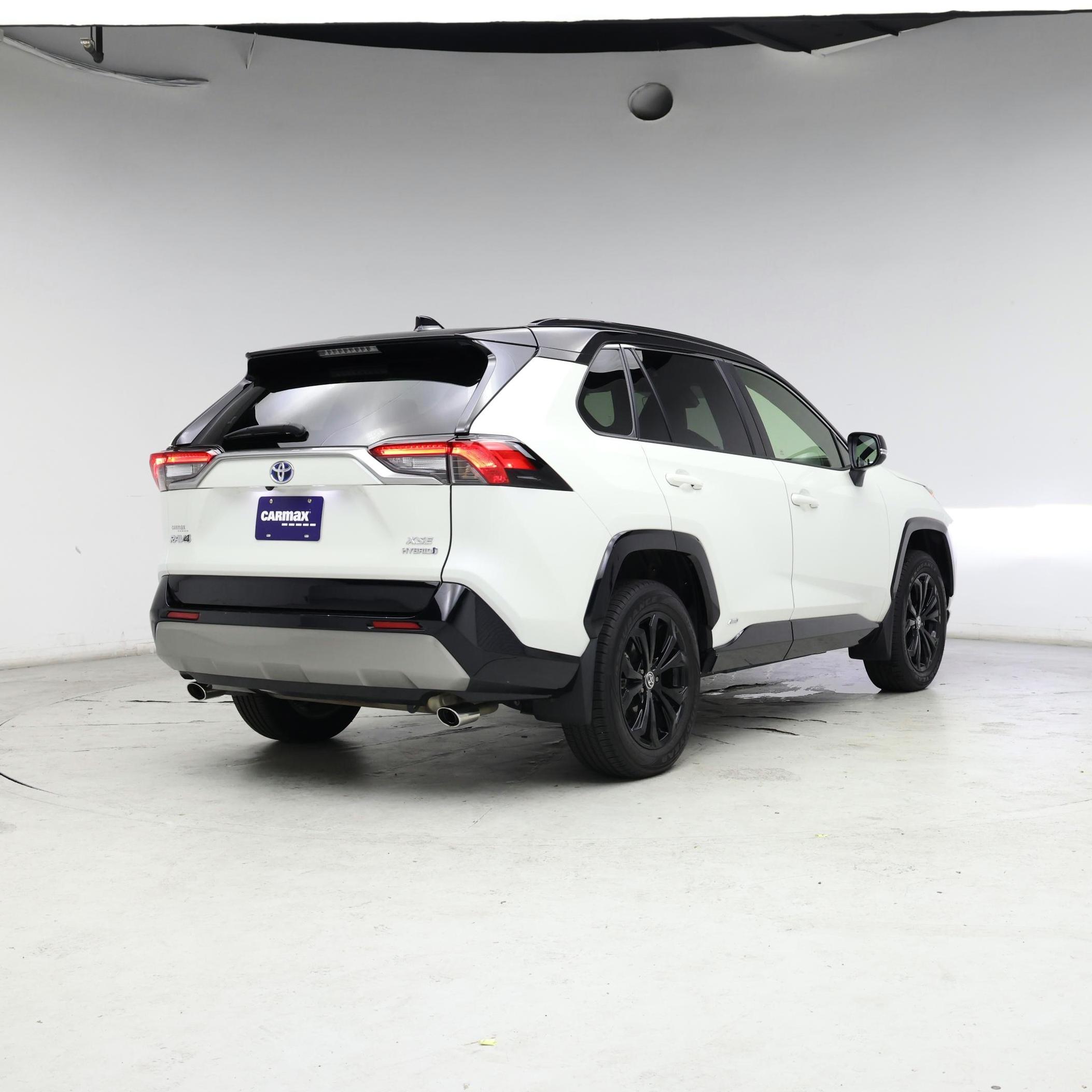 Thumbnail: 2022 Toyota RAV4 - 8