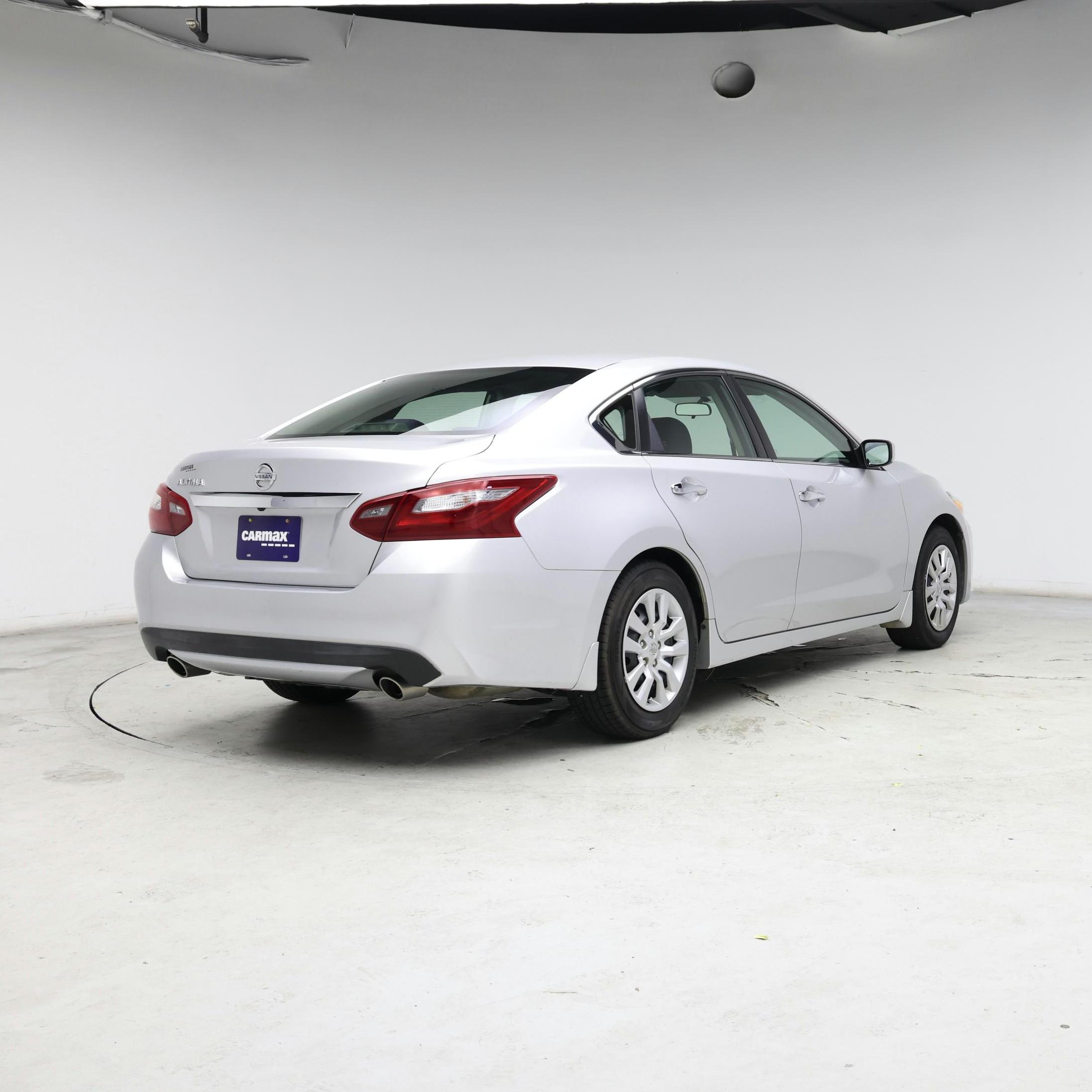 Thumbnail: 2018 Nissan Altima - 8